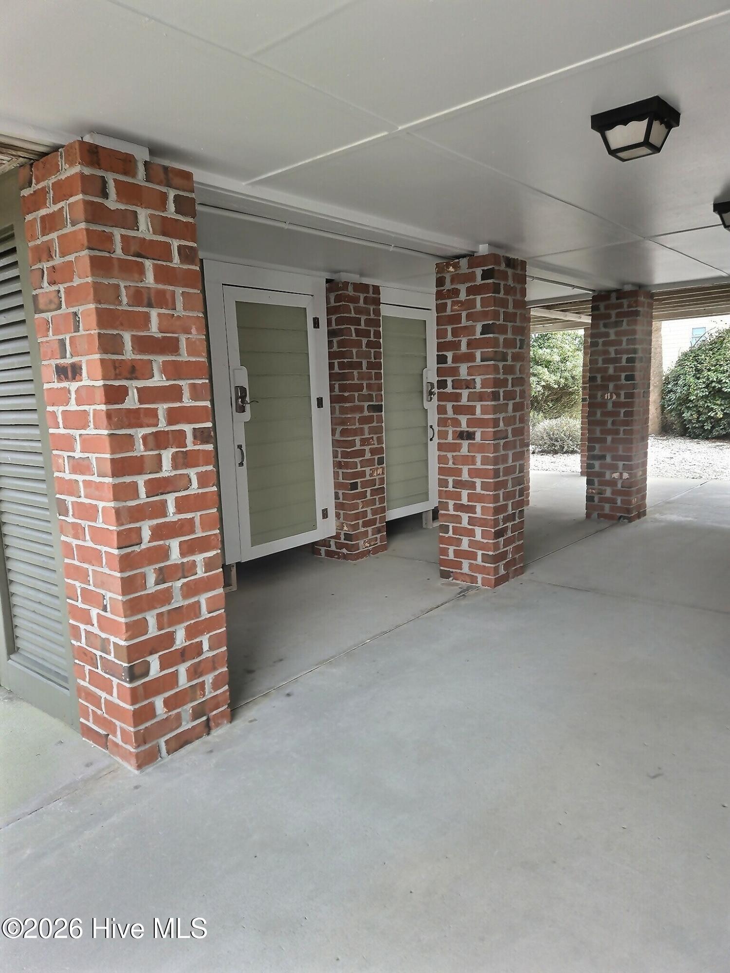 100553756 | Photo 39