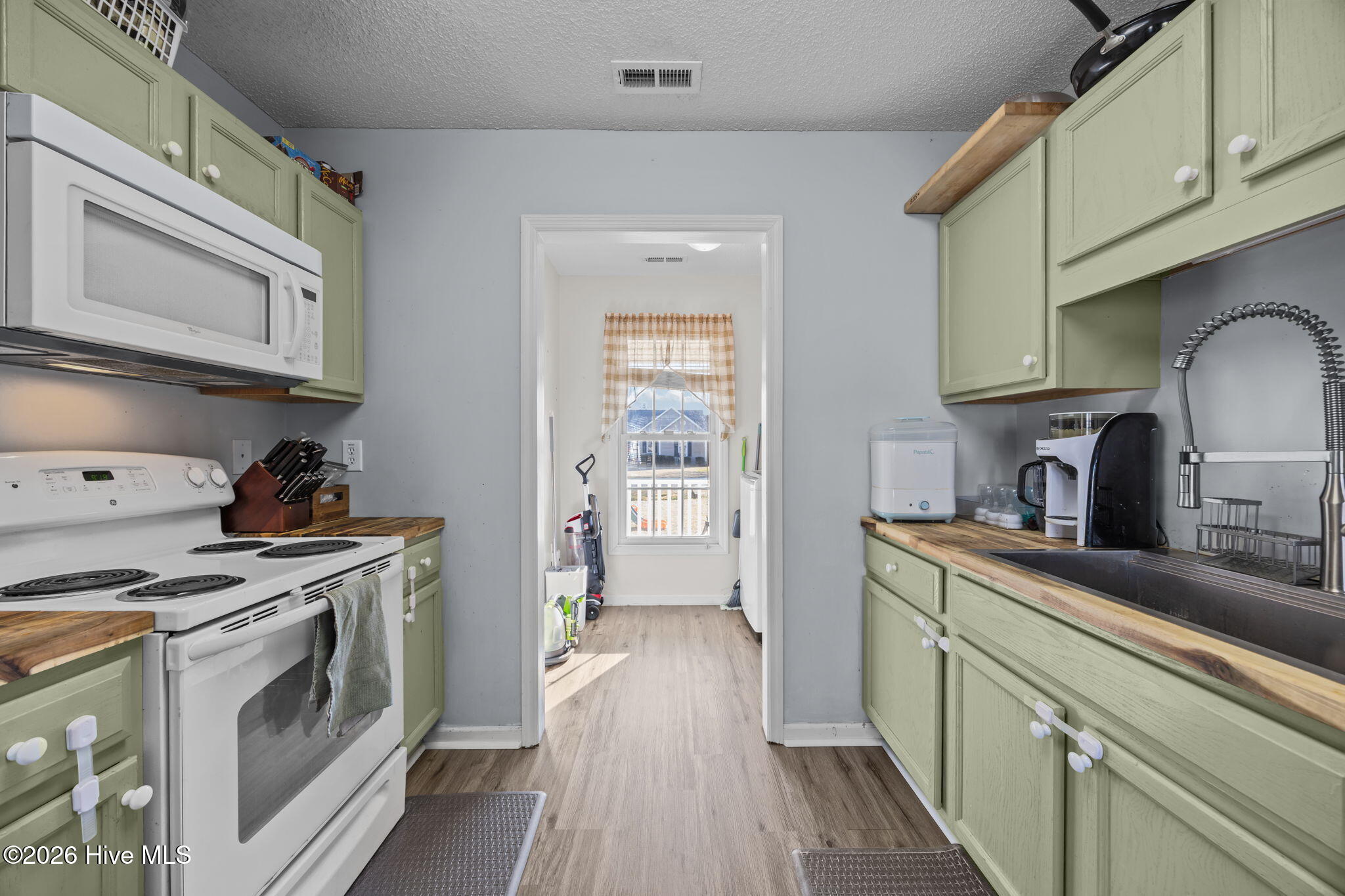 100554153 | Photo 19