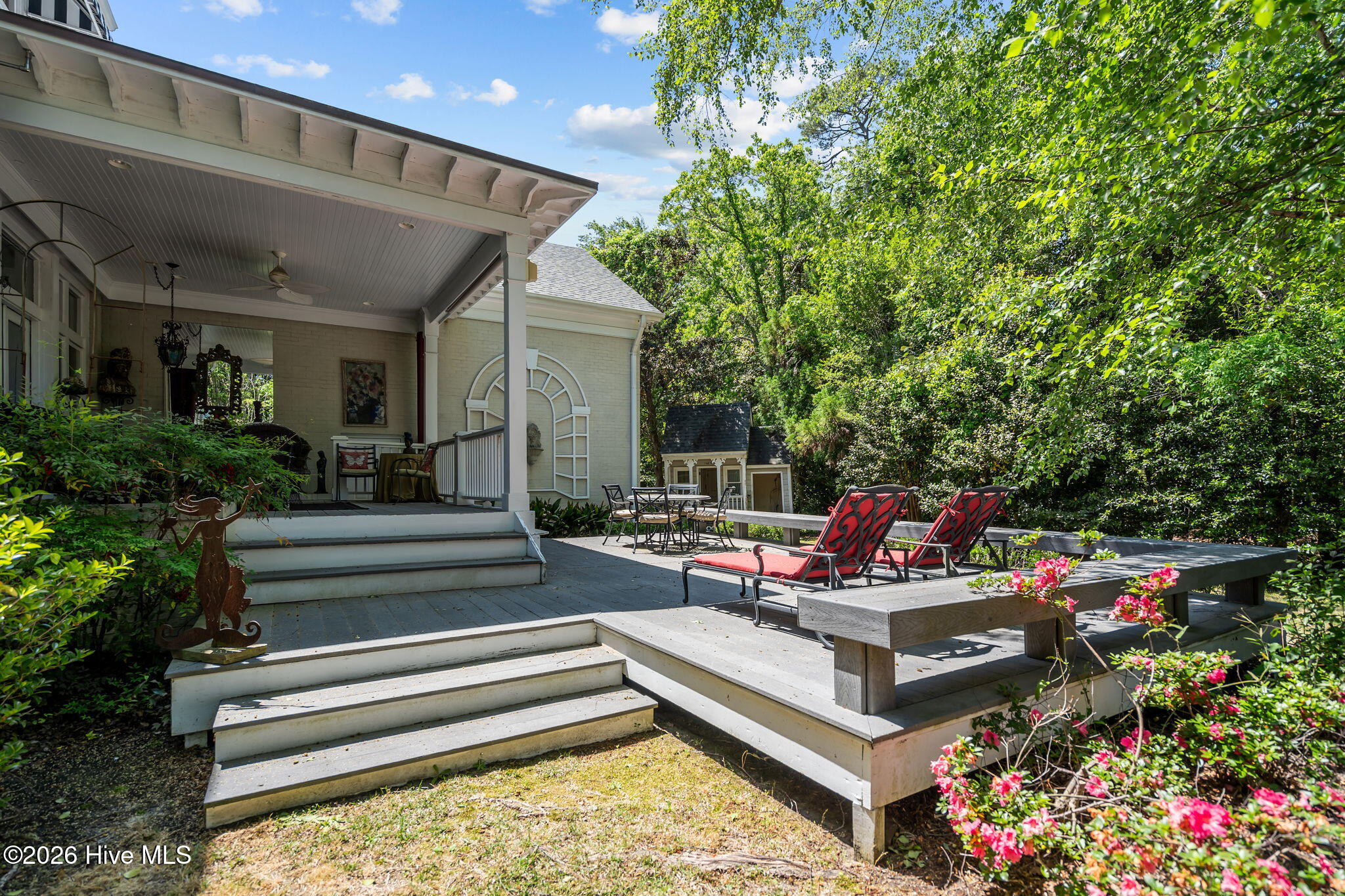 100570294 | Photo 49