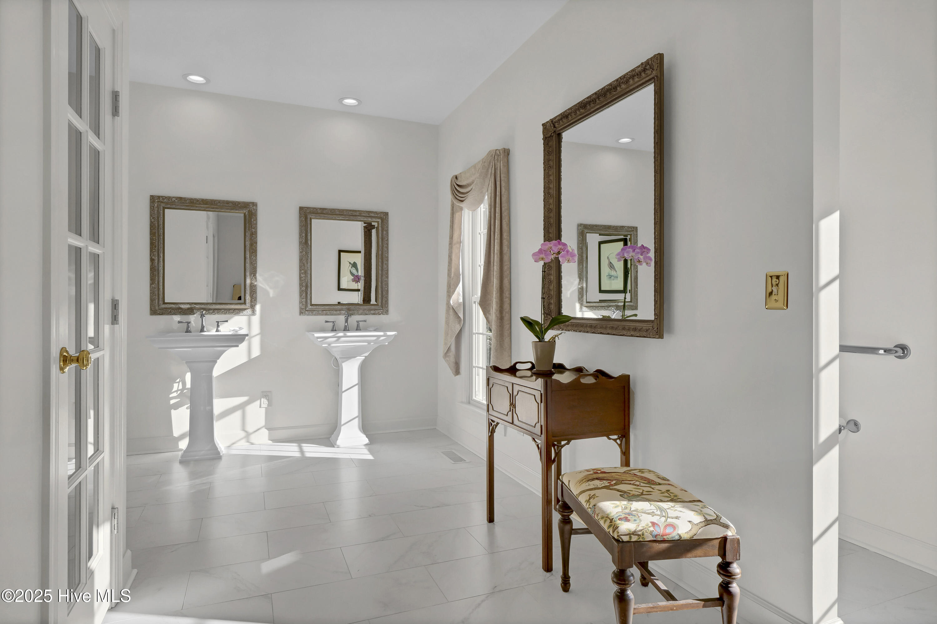 100541341 | Photo 41