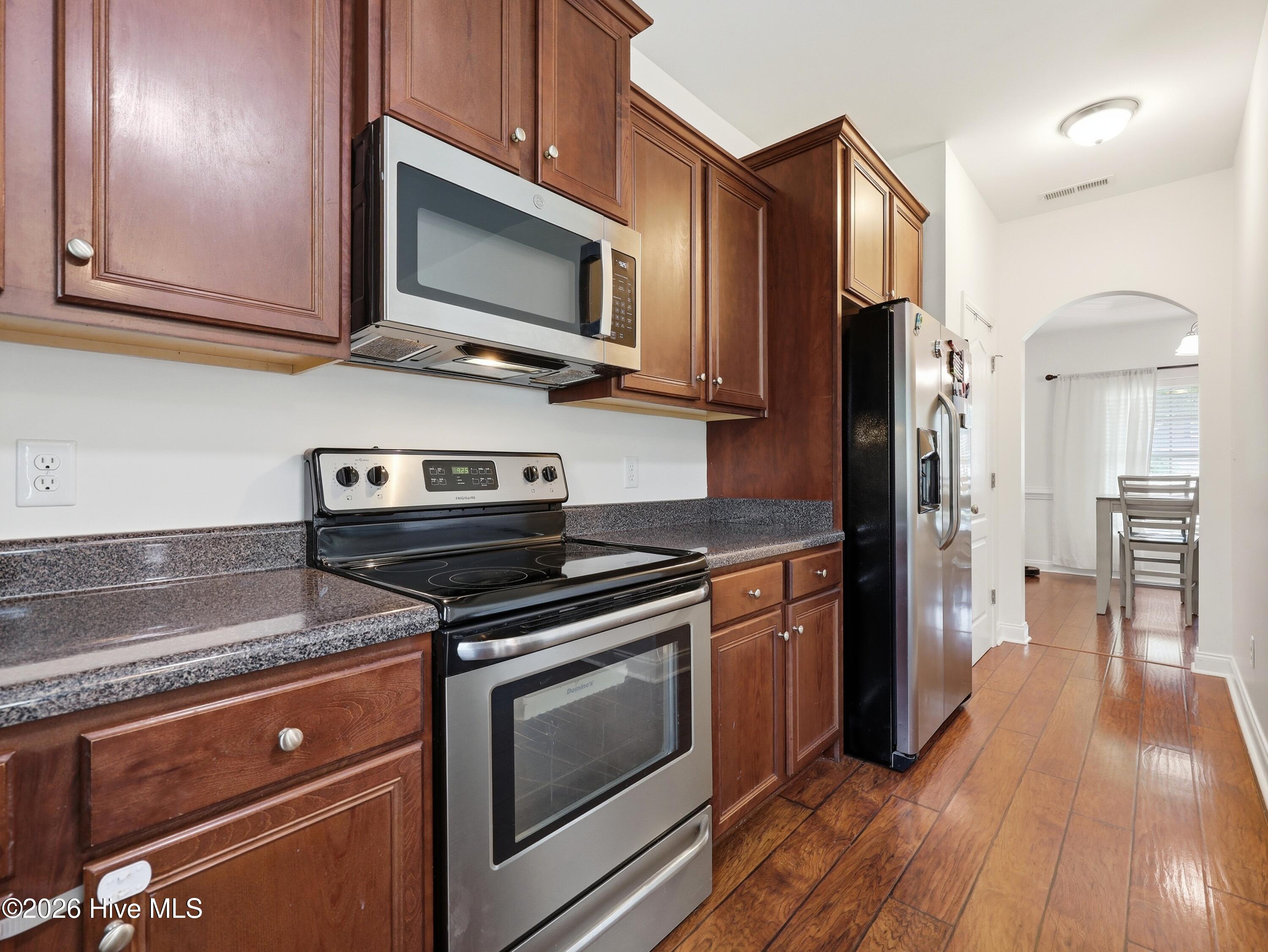 200 Wedgefield Circle,Maple Hill
