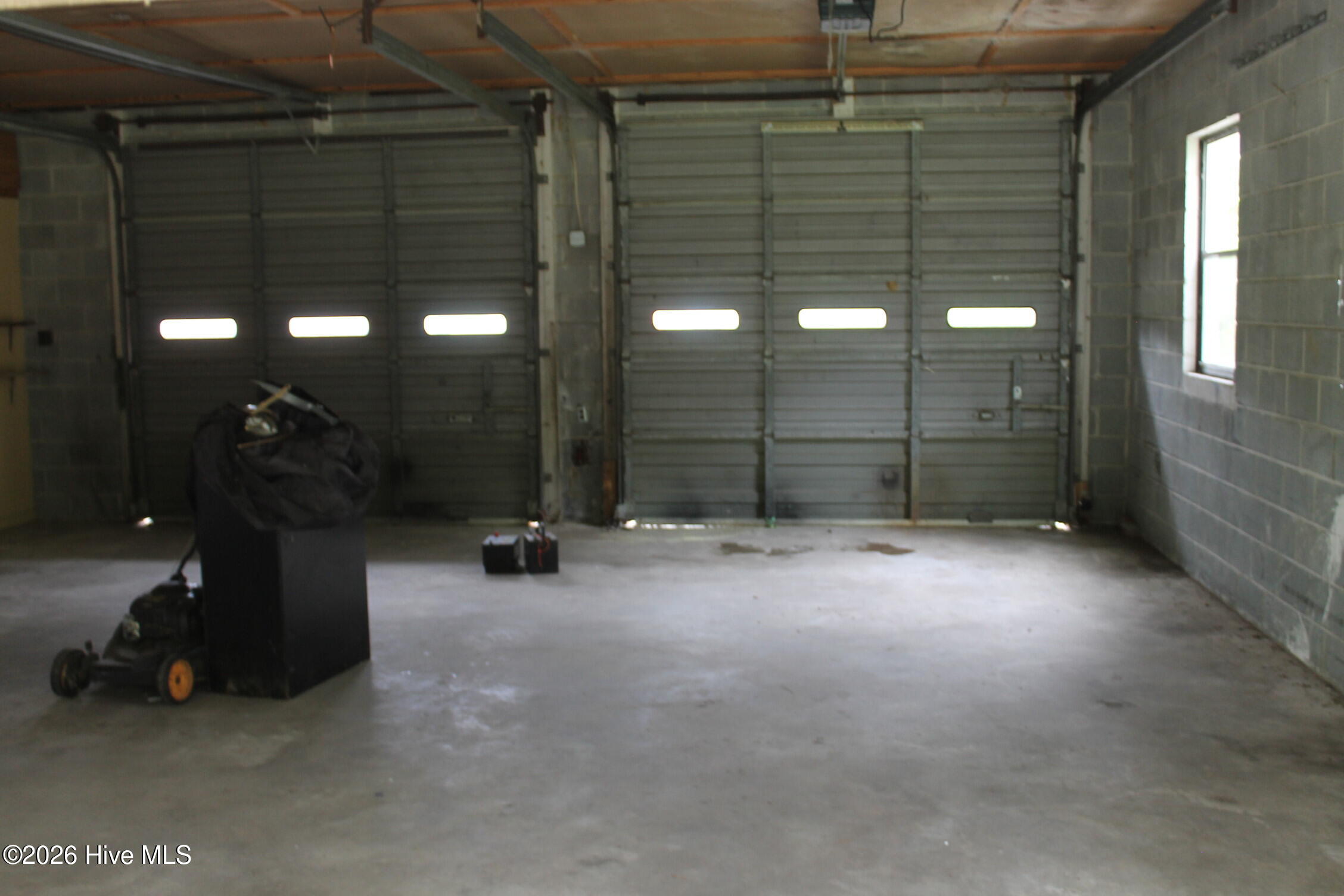 100565627 | Photo 16