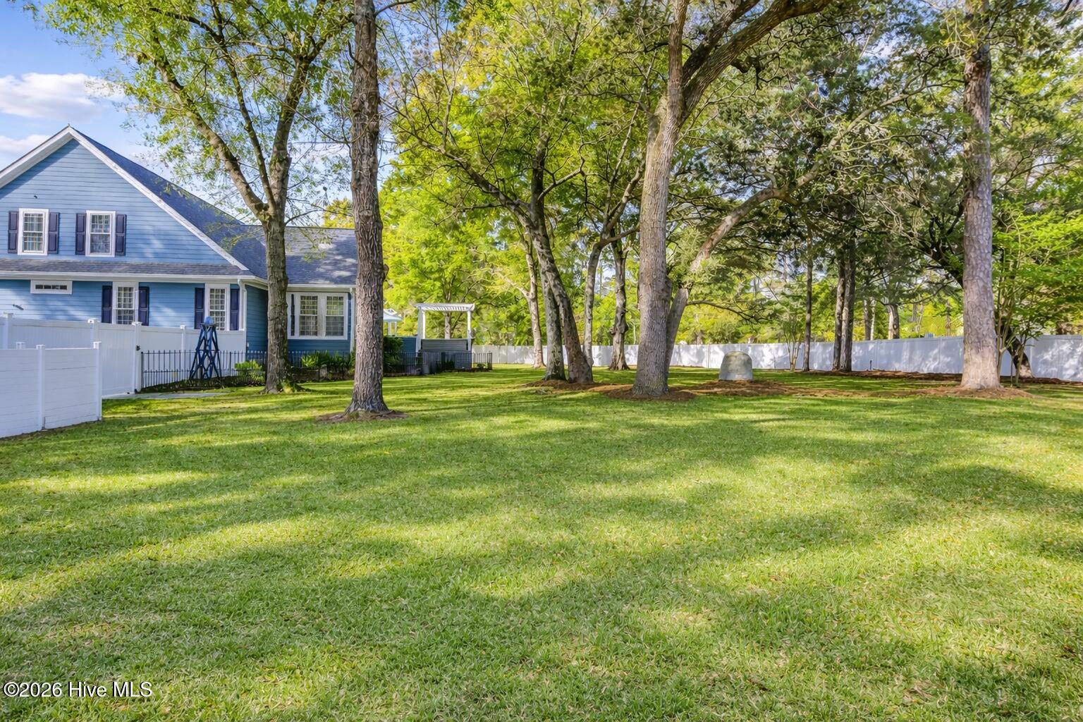 100567087 | Photo 83