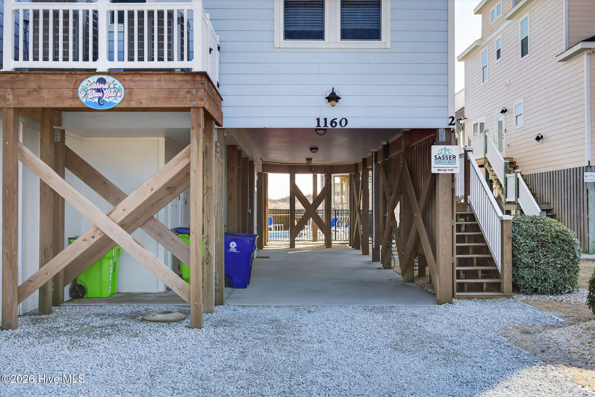 100552371 | Photo 36