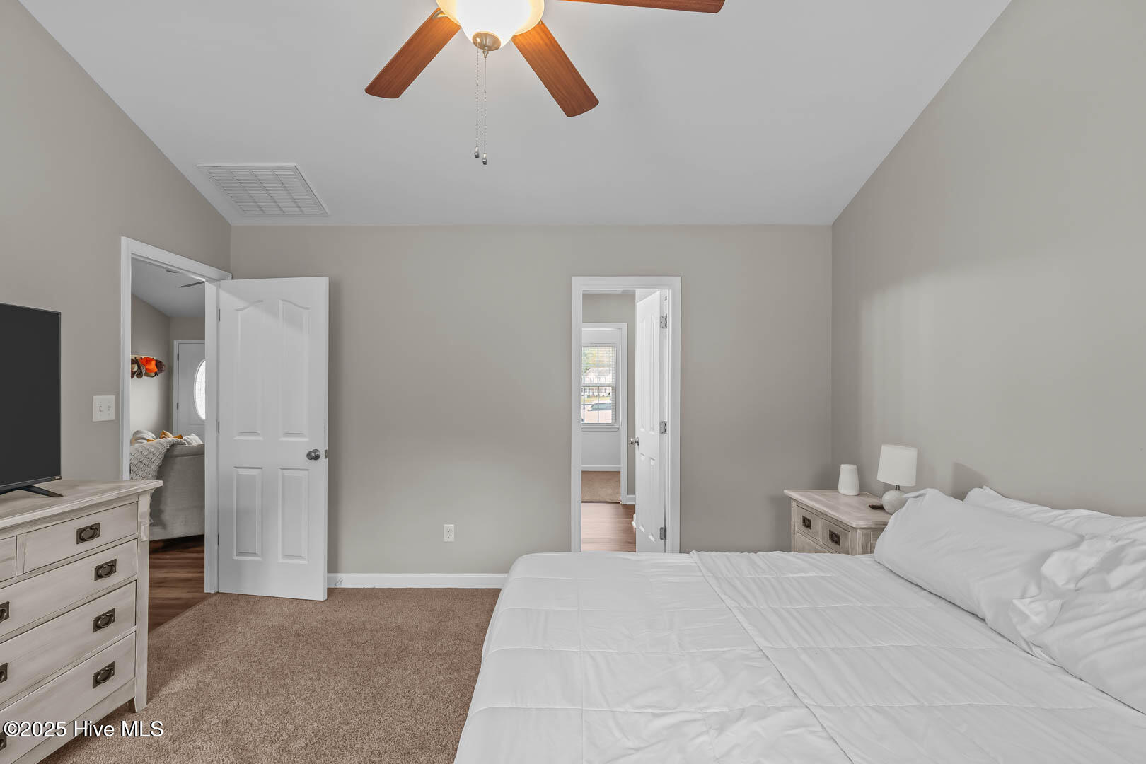 100540006 | Photo 32