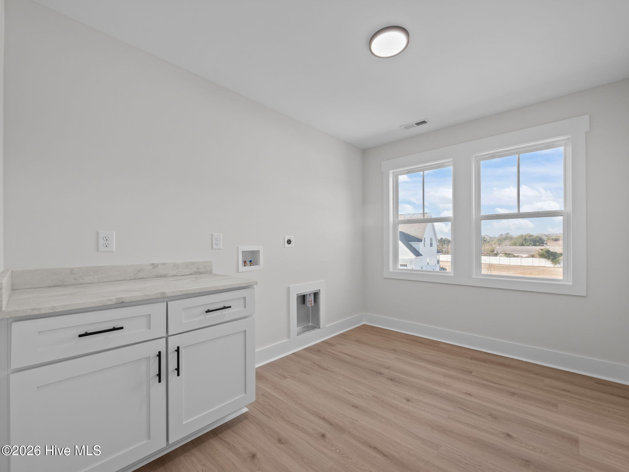 100543502 | Photo 34