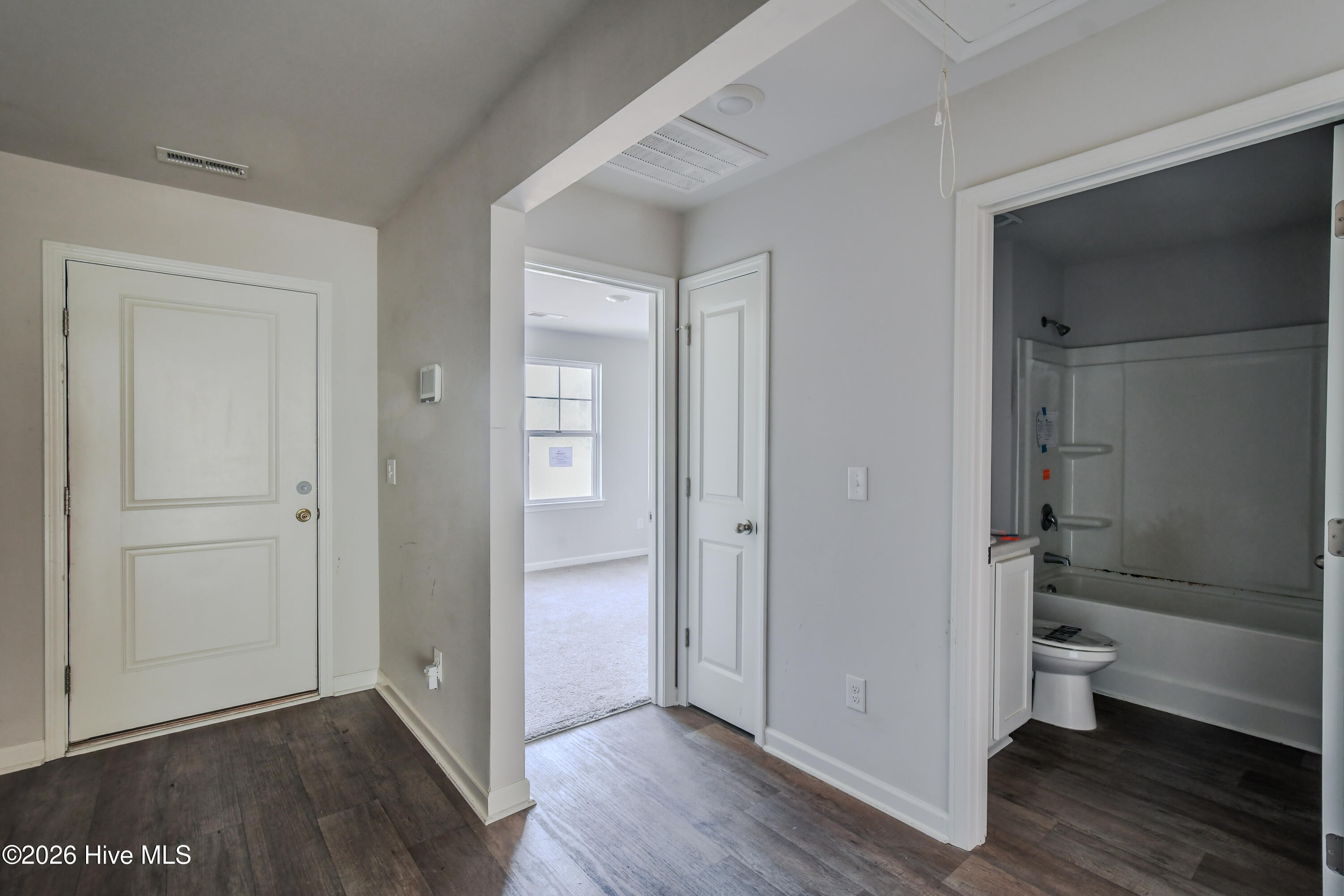 100550996 | Photo 22