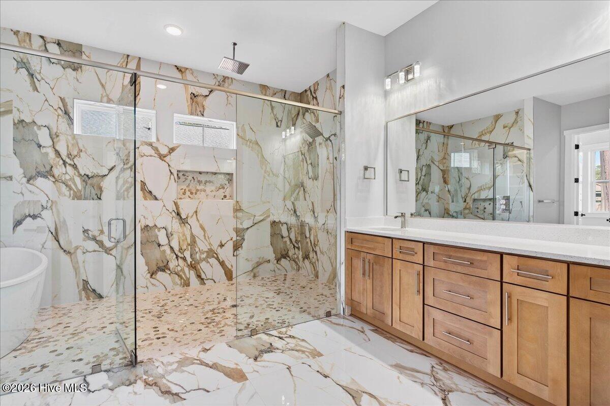 100551105 | Photo 23