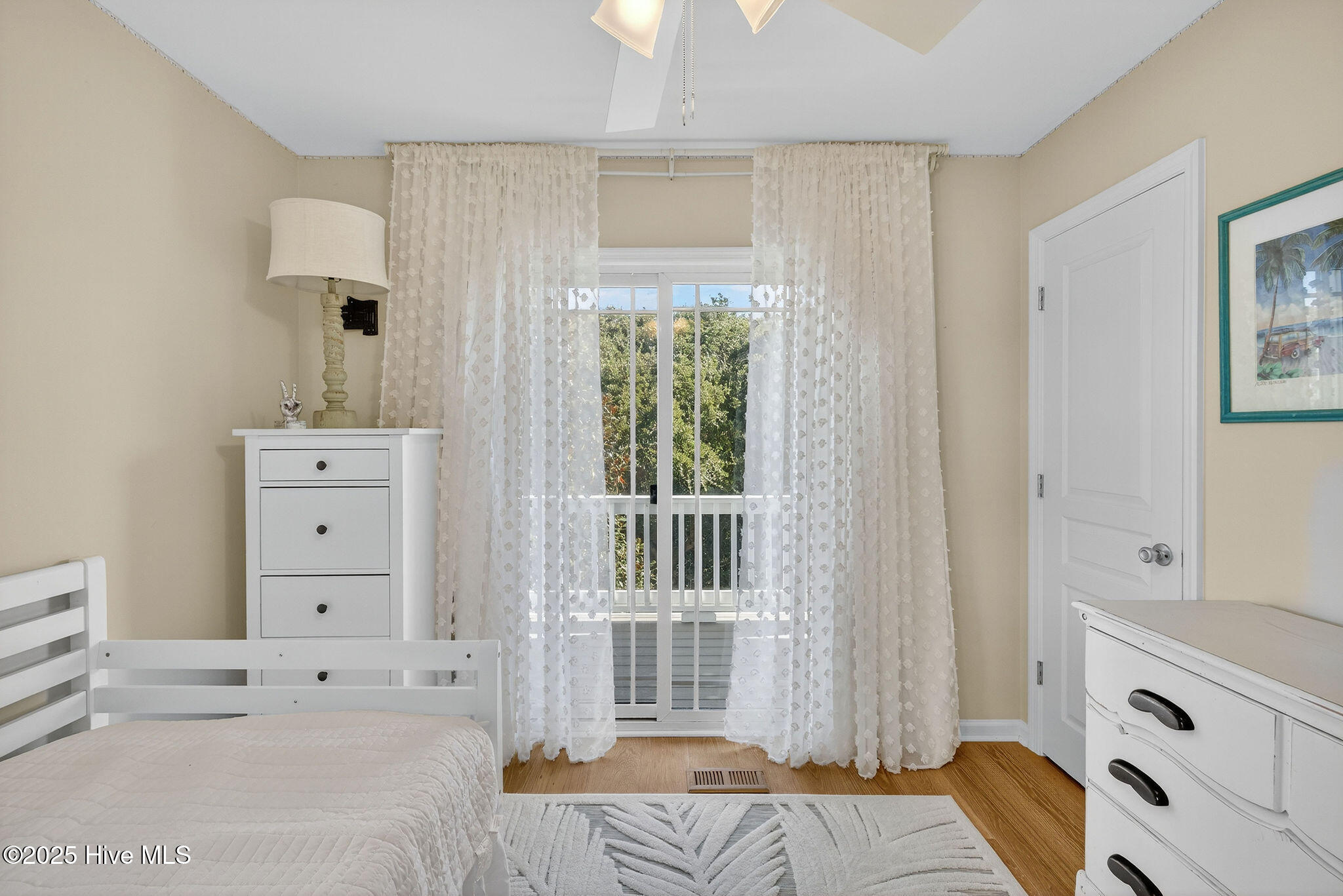 100533834 | Photo 37