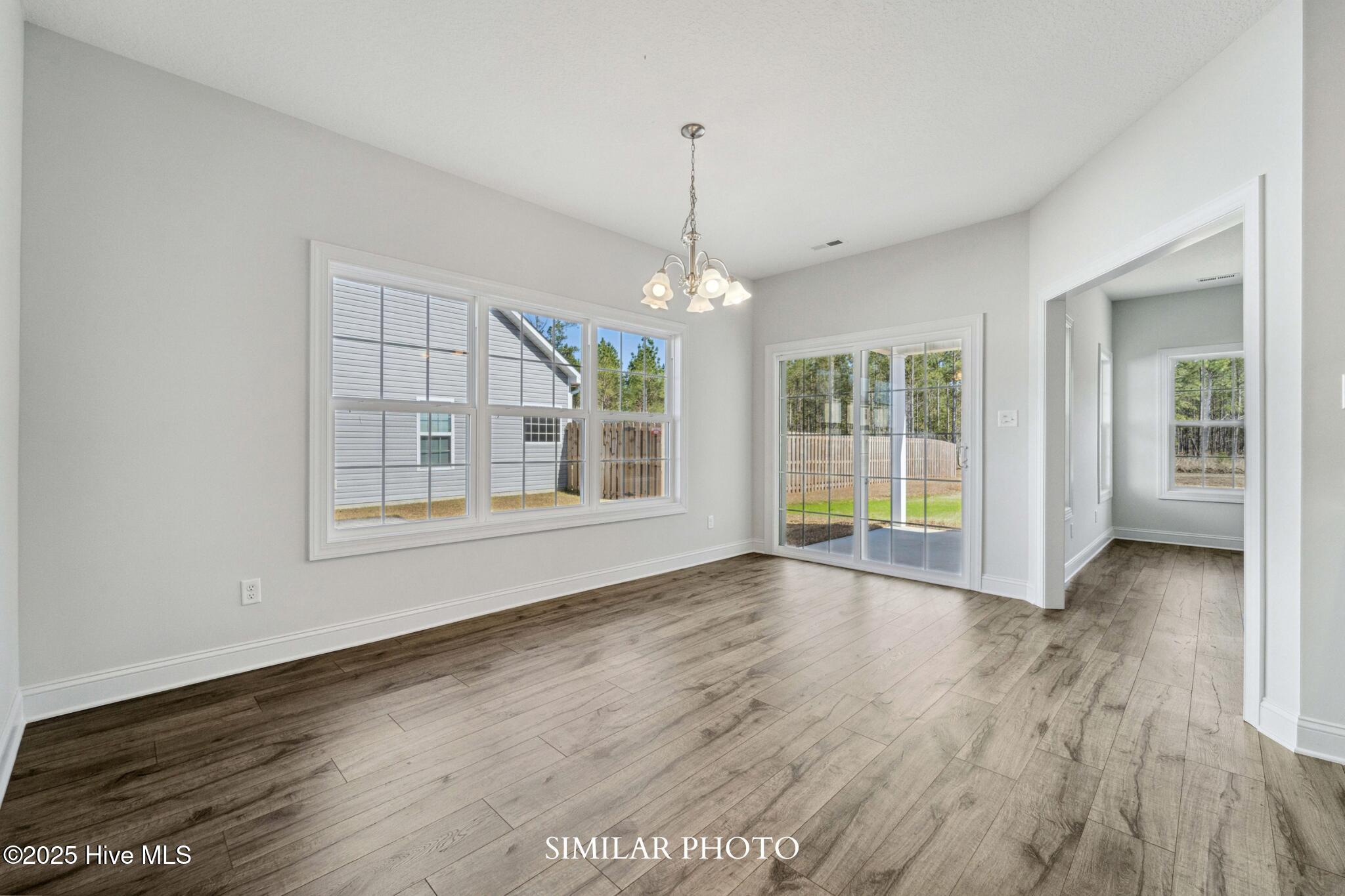 100542069 | Photo 10