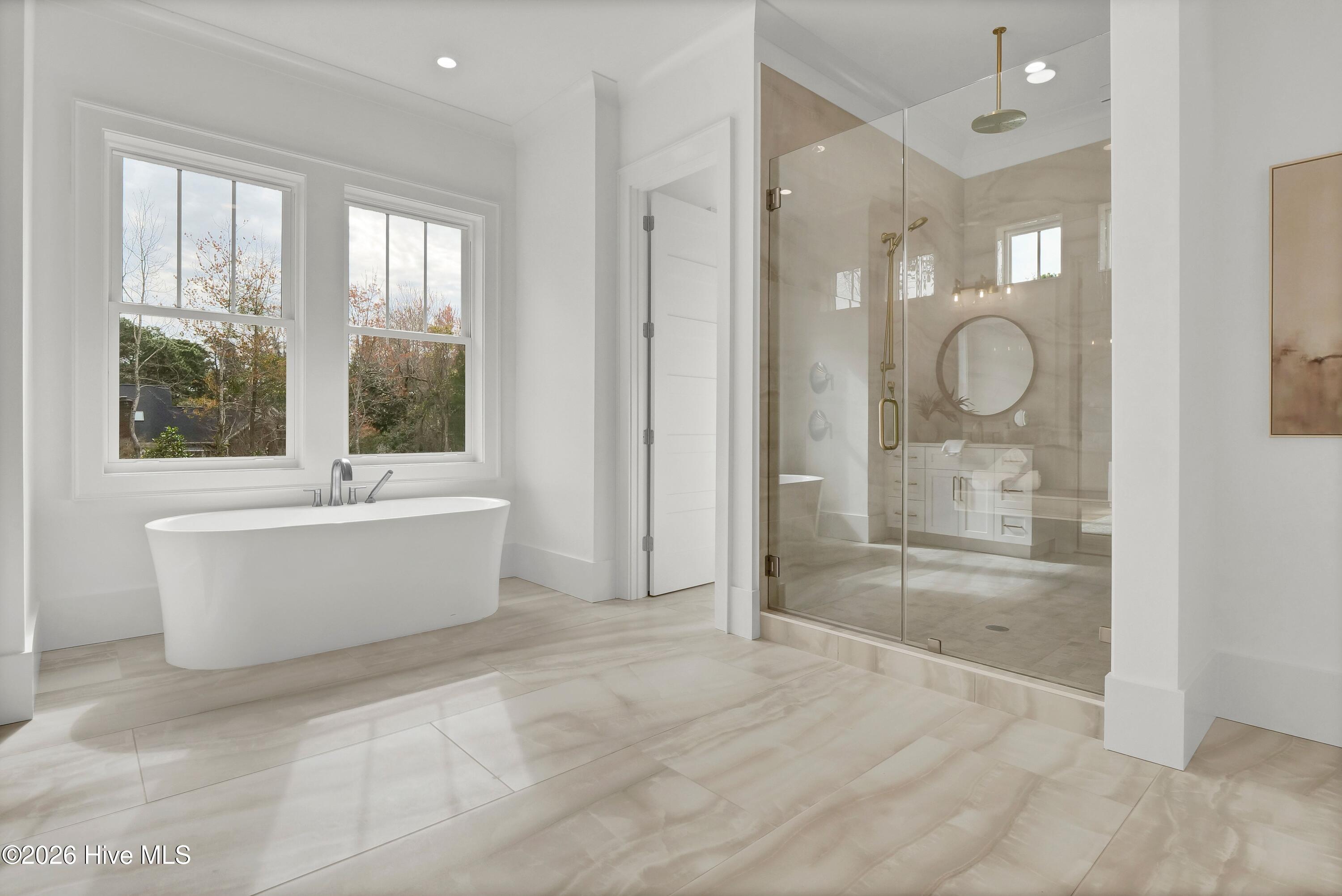 100553648 | Photo 30