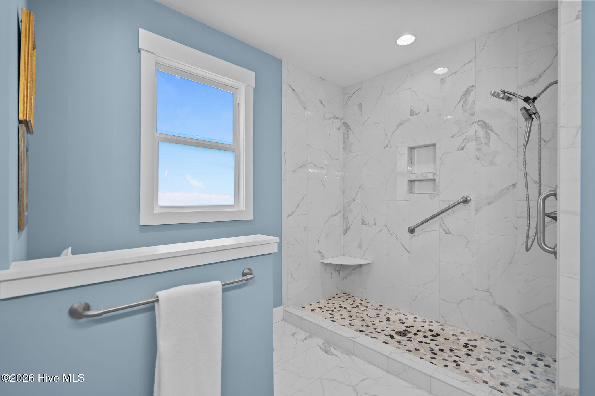 100546966 | Photo 30