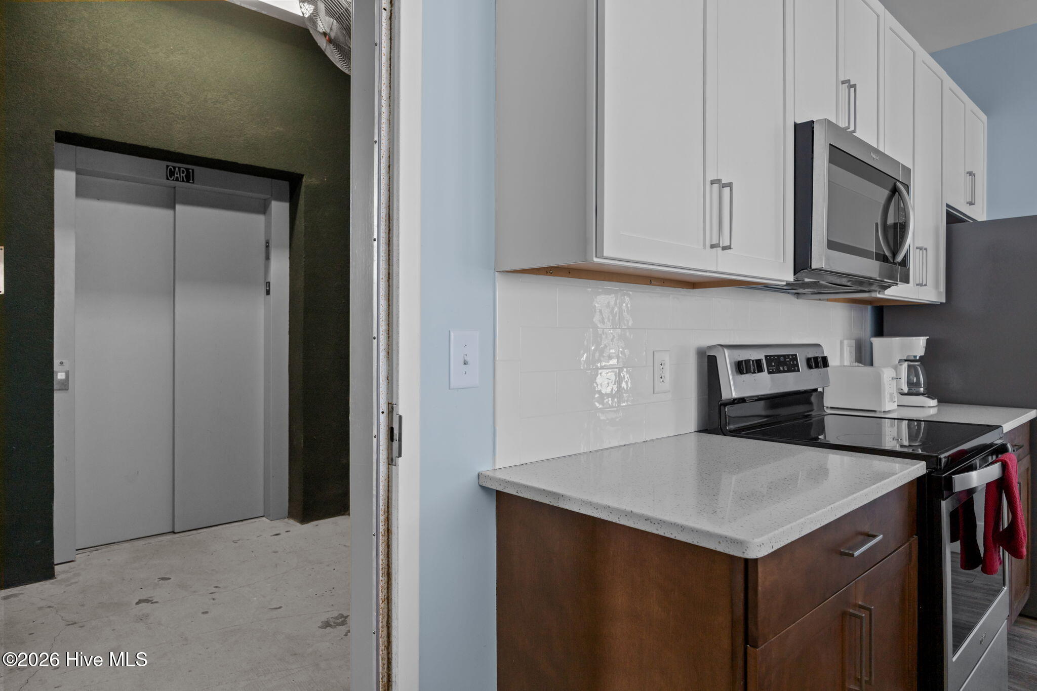 100566225 | Photo 28