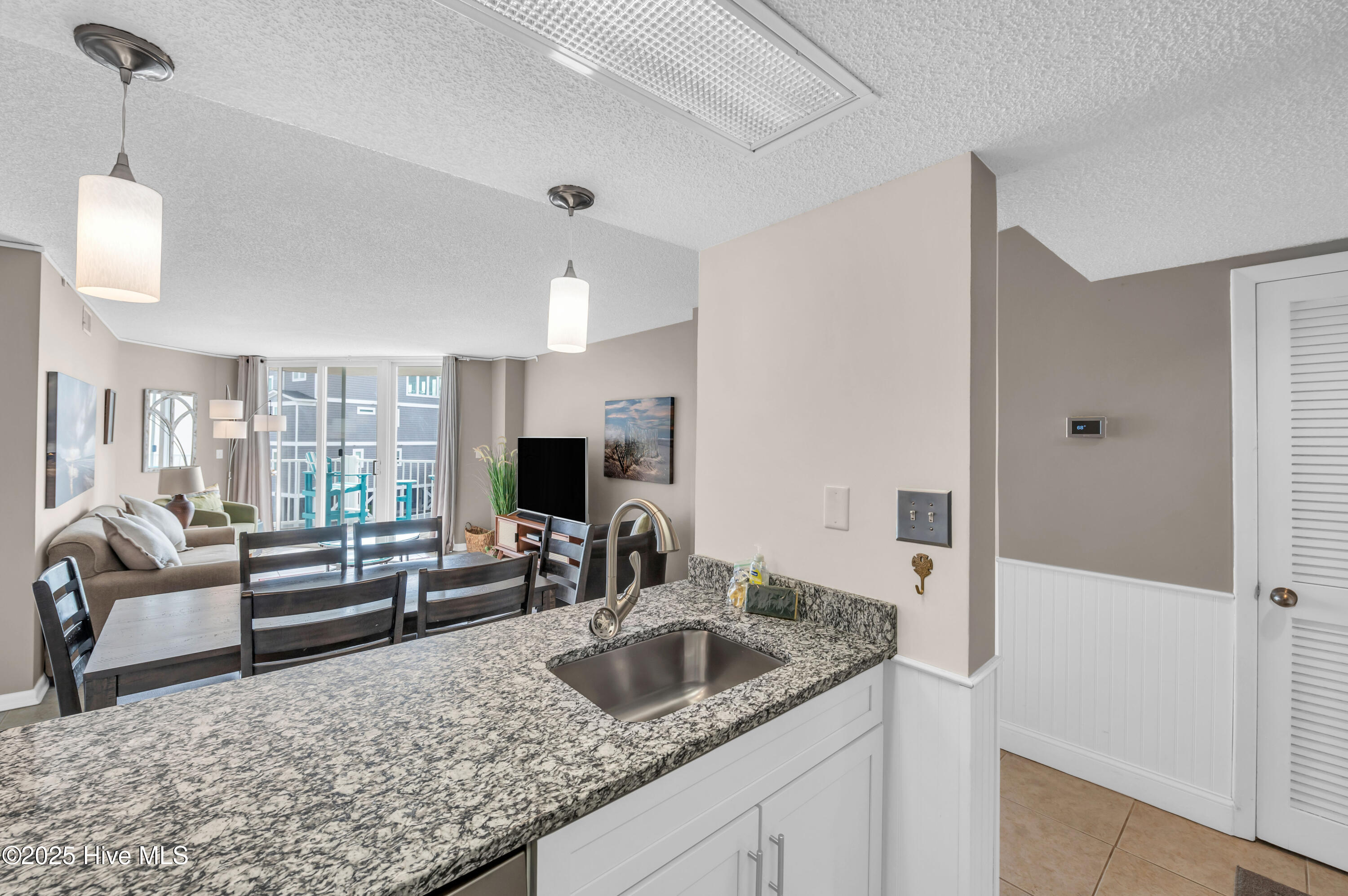 100498683 | Photo 10