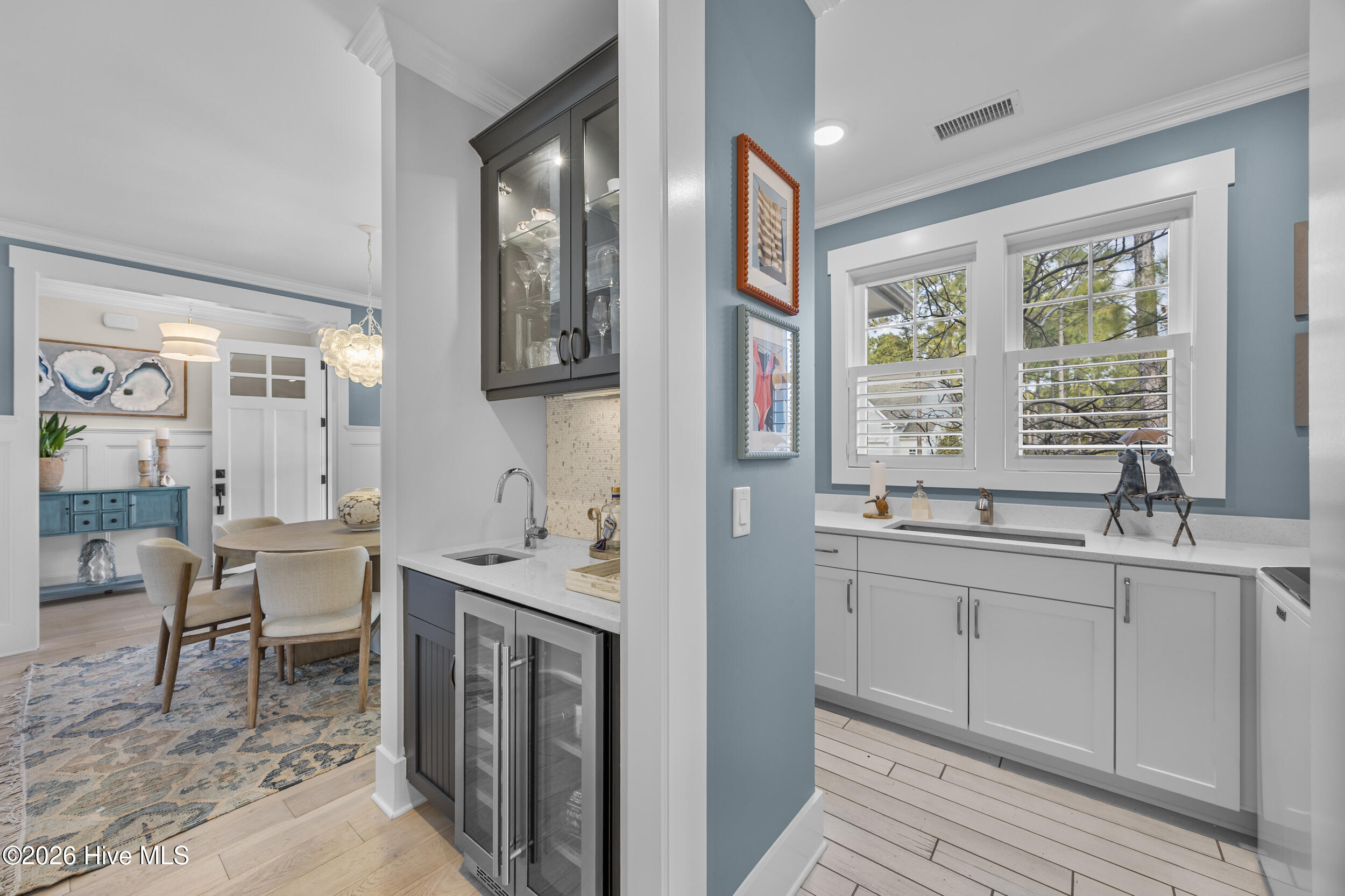 100527990 | Photo 37