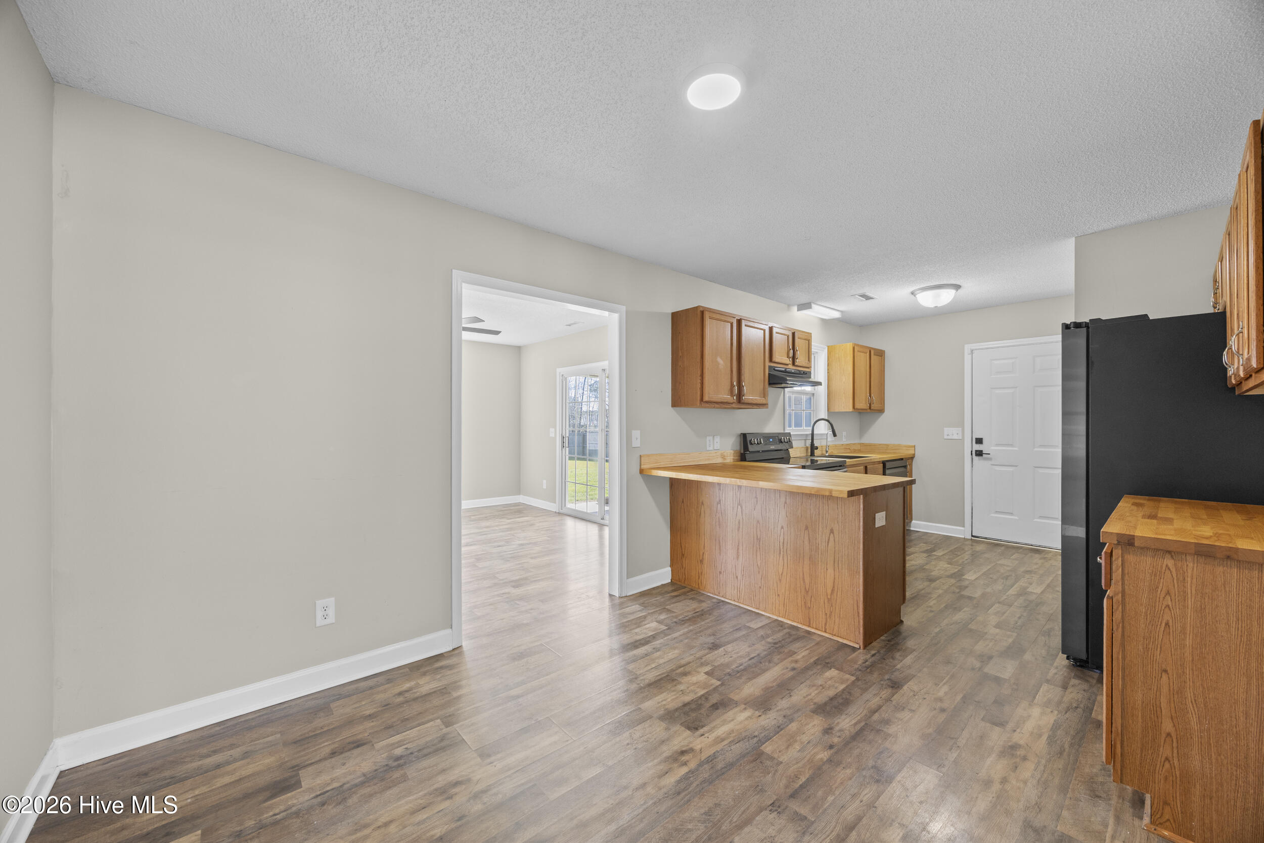 100564039 | Photo 25