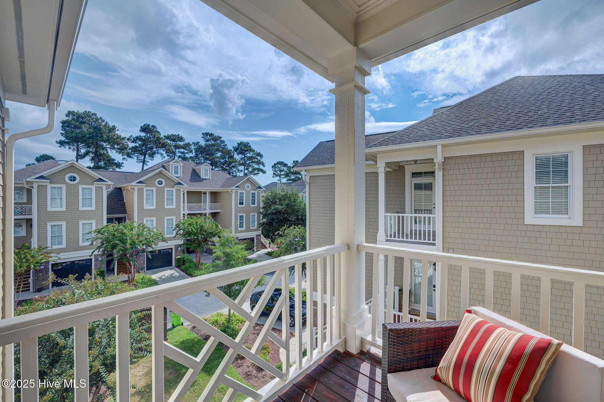 100533949 | Photo 36