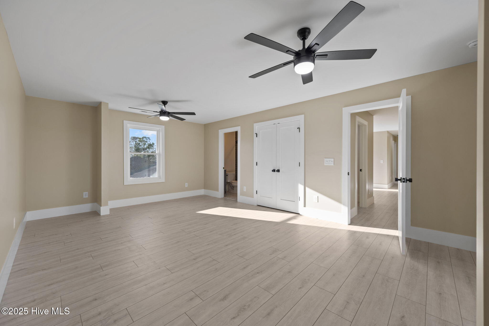 100547090 | Photo 44