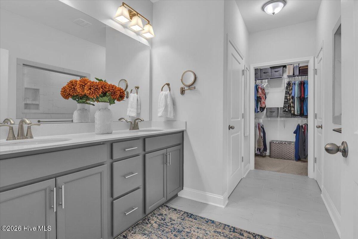 100560173 | Photo 37