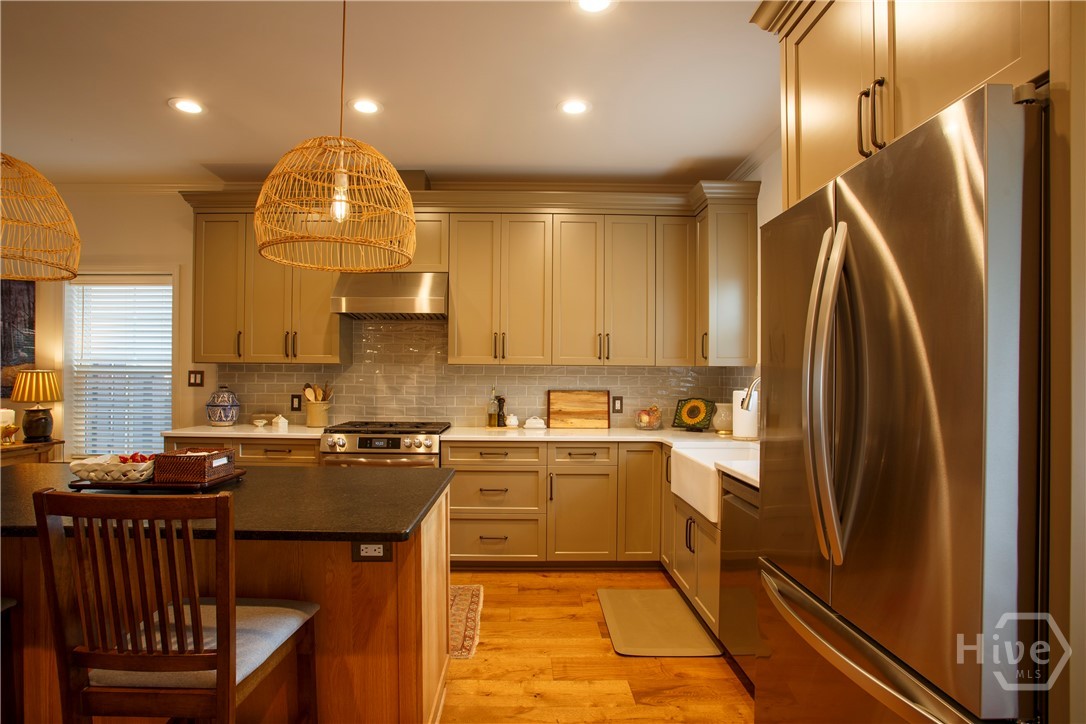 919 E Waldburg Street, Savannah, GA 31401 Listing Photo  11