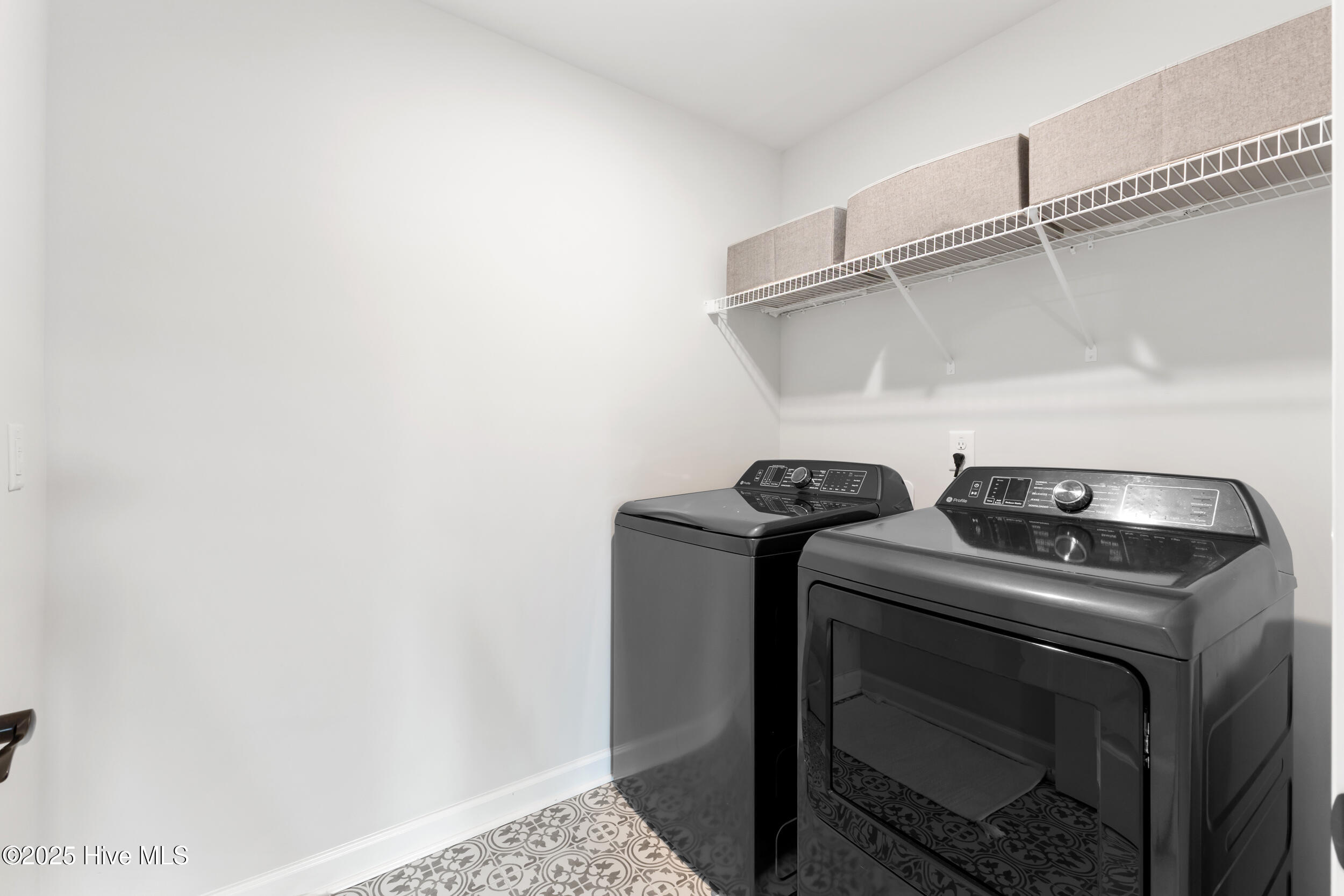 100546095 | Photo 36