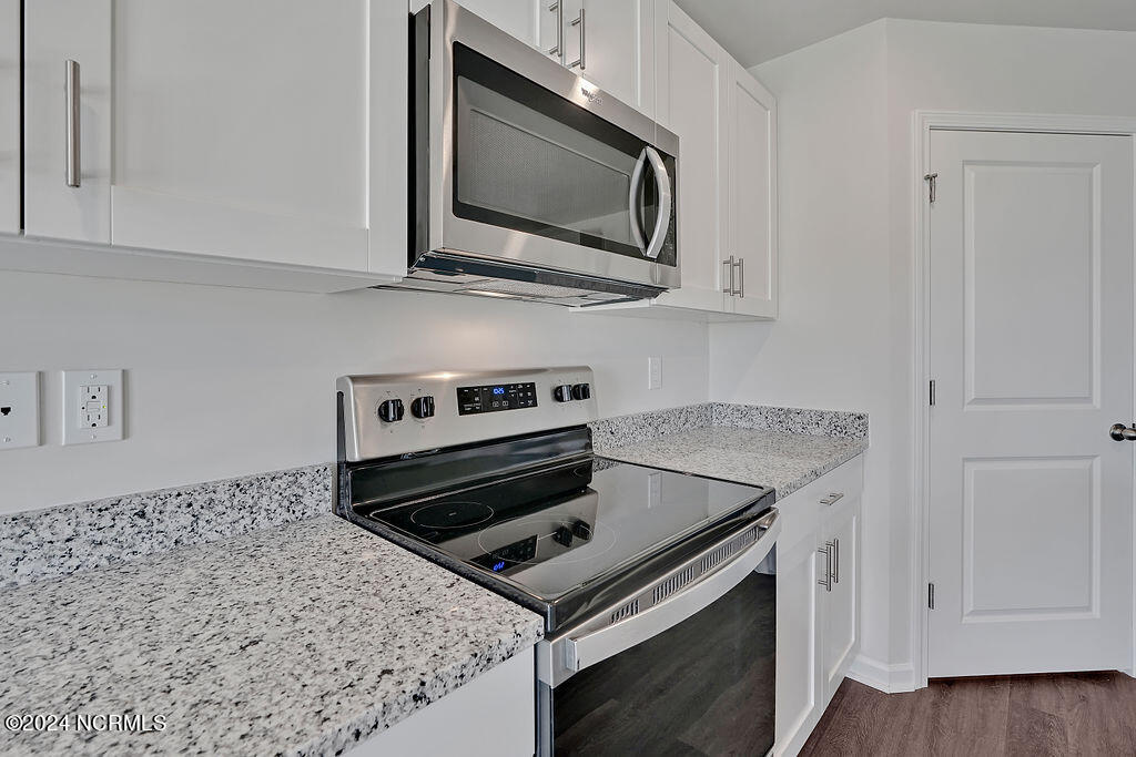 100520570 | Photo 12