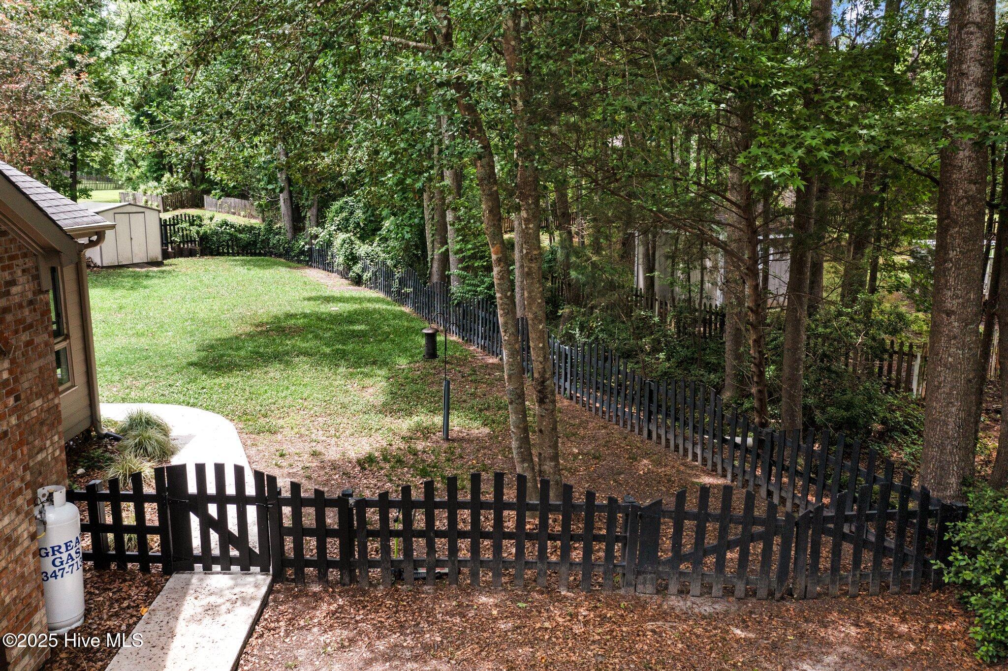 100569850 | Photo 16