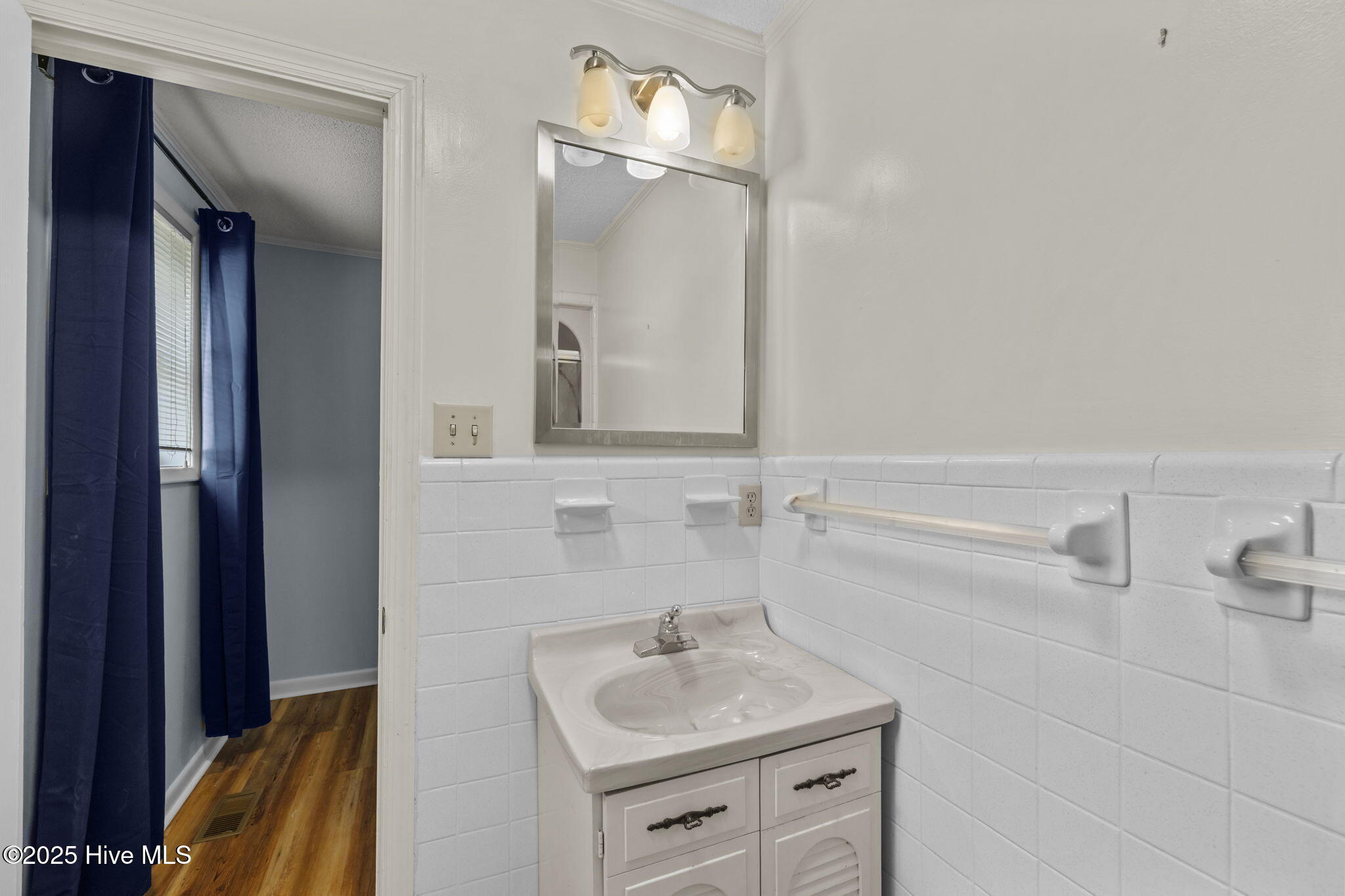 100521468 | Photo 25