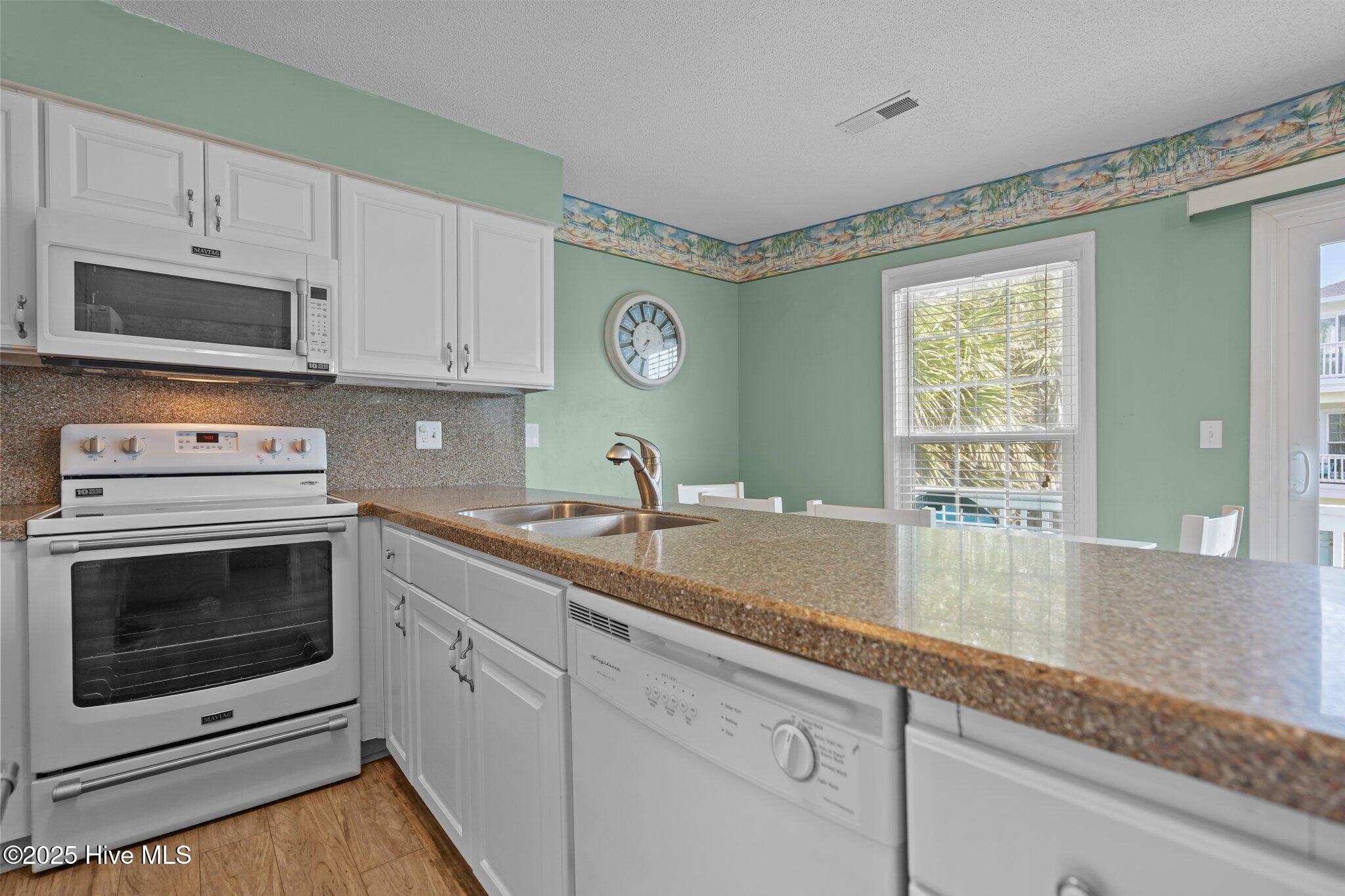 100554809 | Photo 14