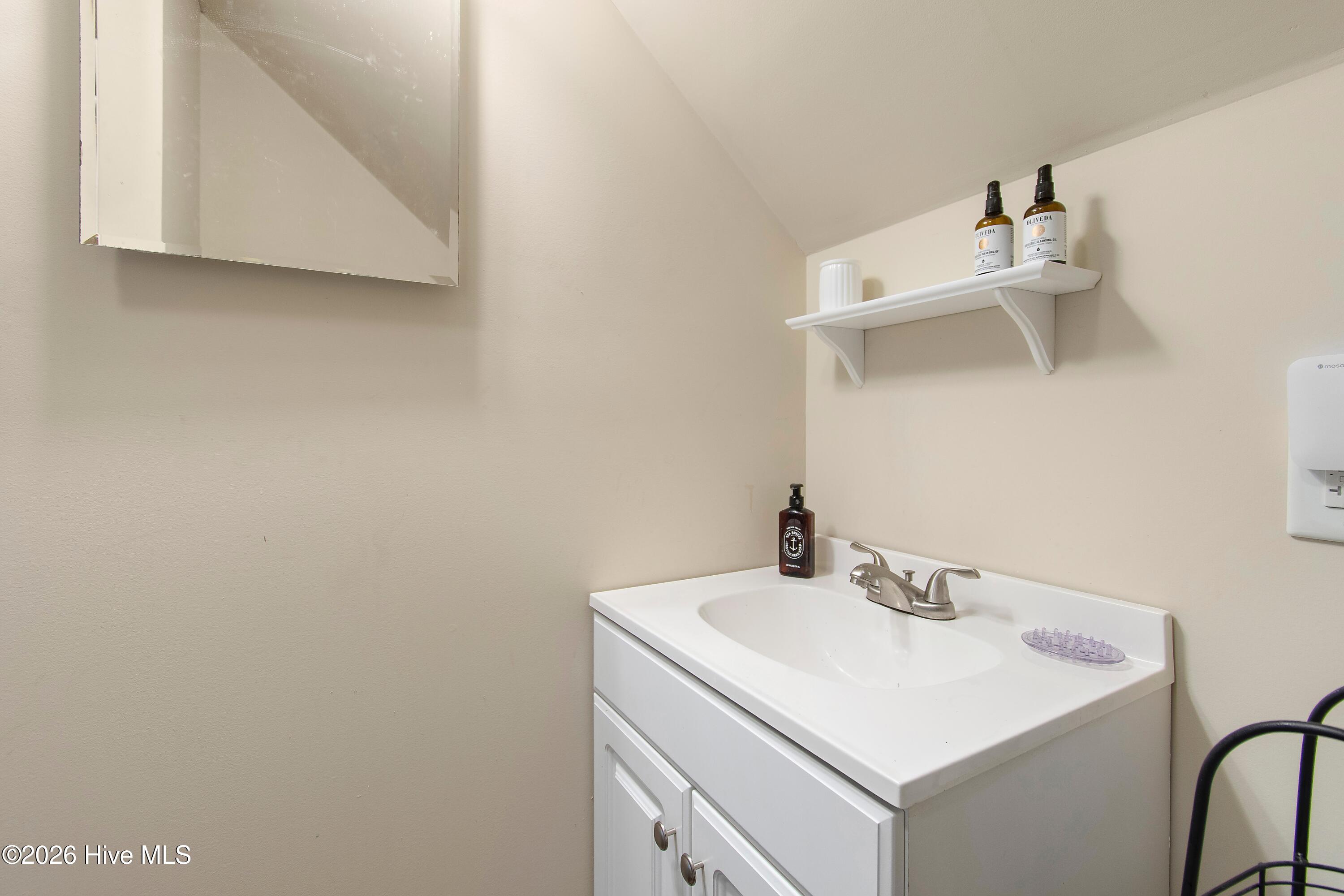 100552486 | Photo 45