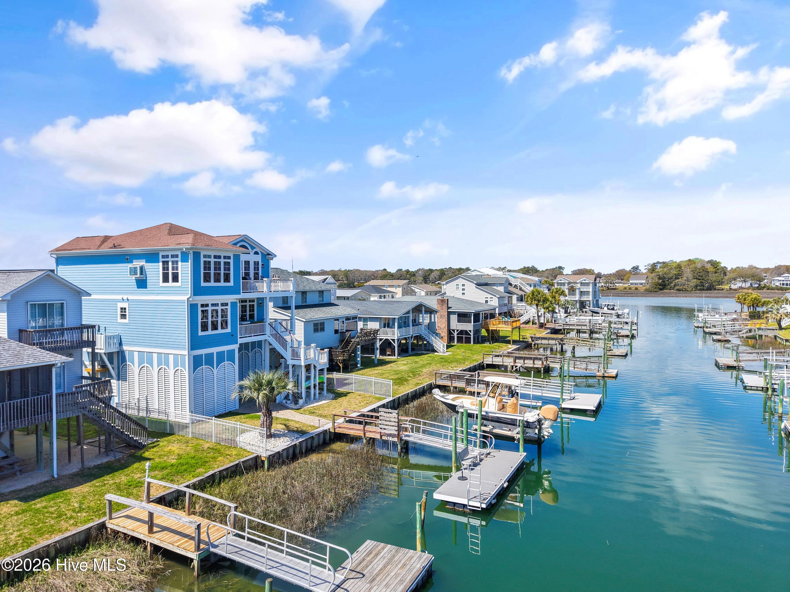 100562772 | Photo 11