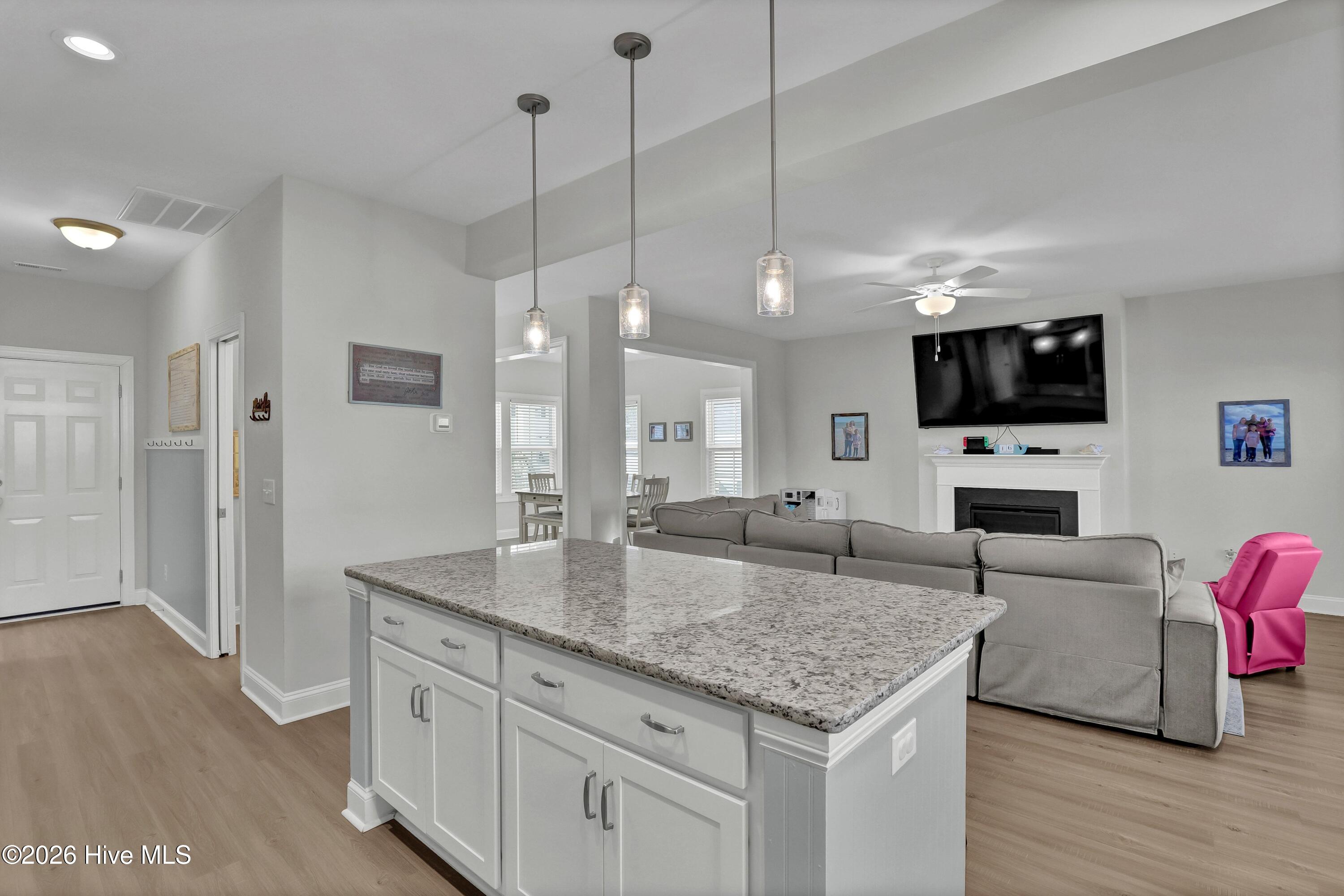 100555385 | Photo 10