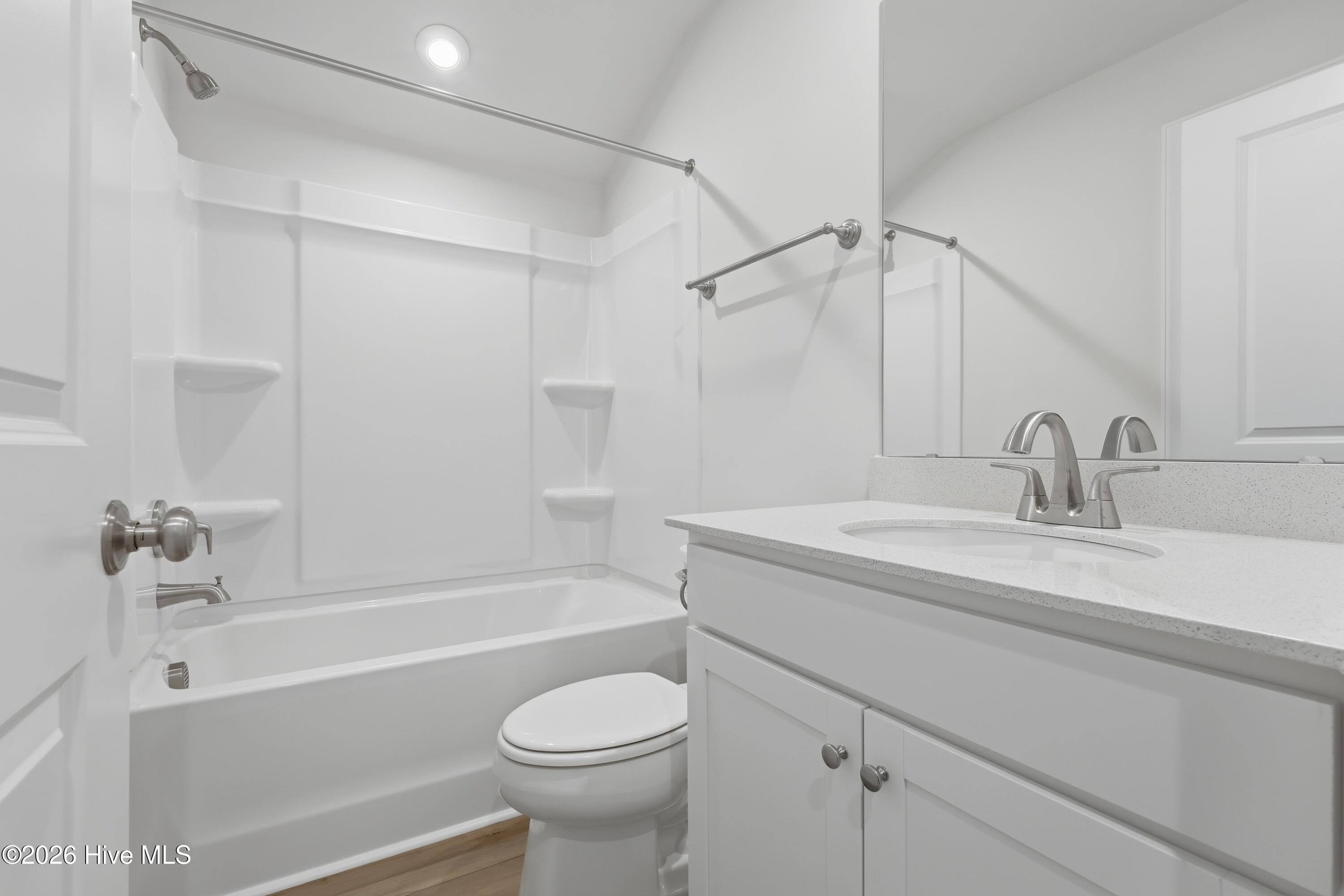 100563139 | Photo 42