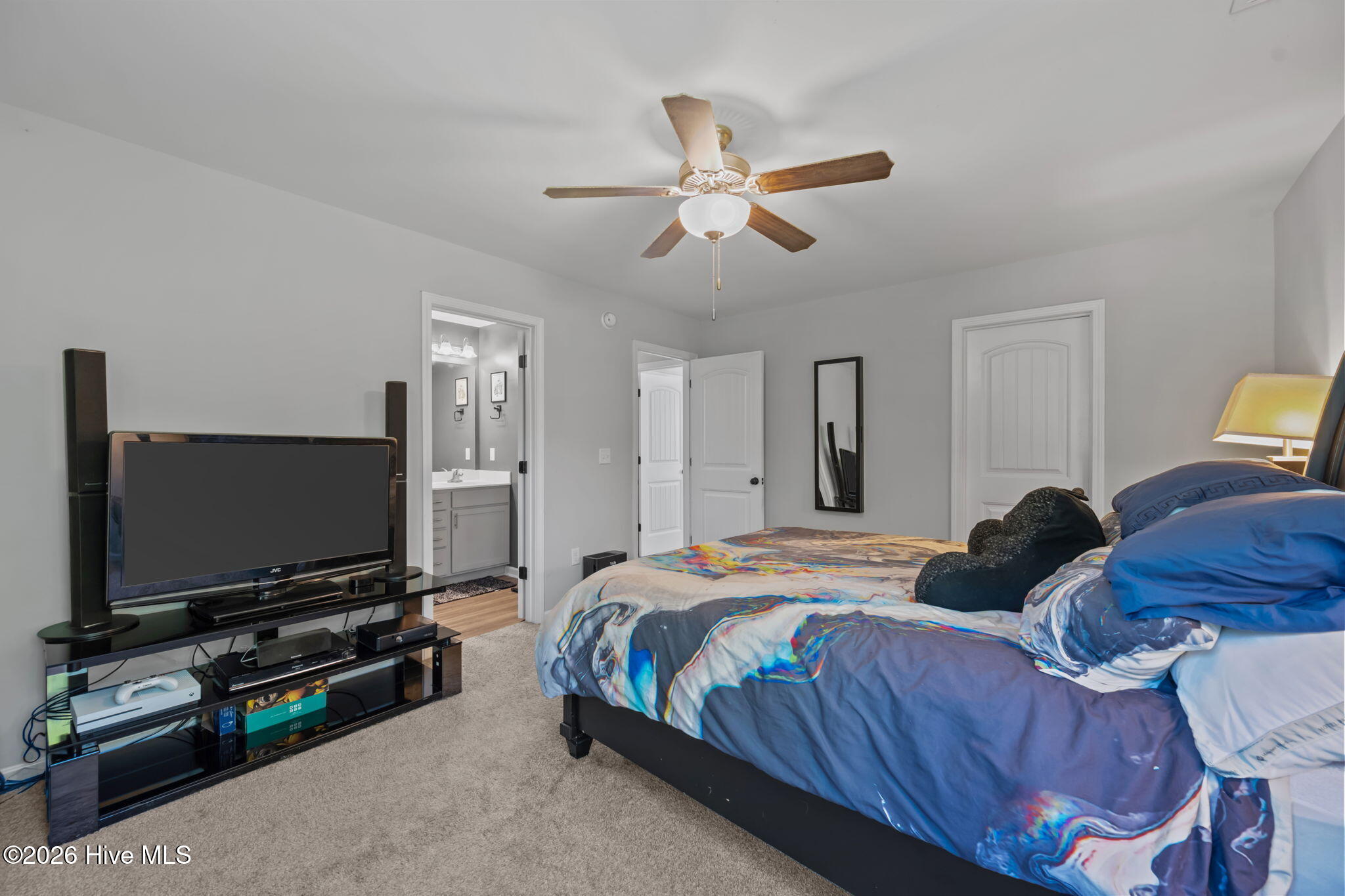 100567197 | Photo 25