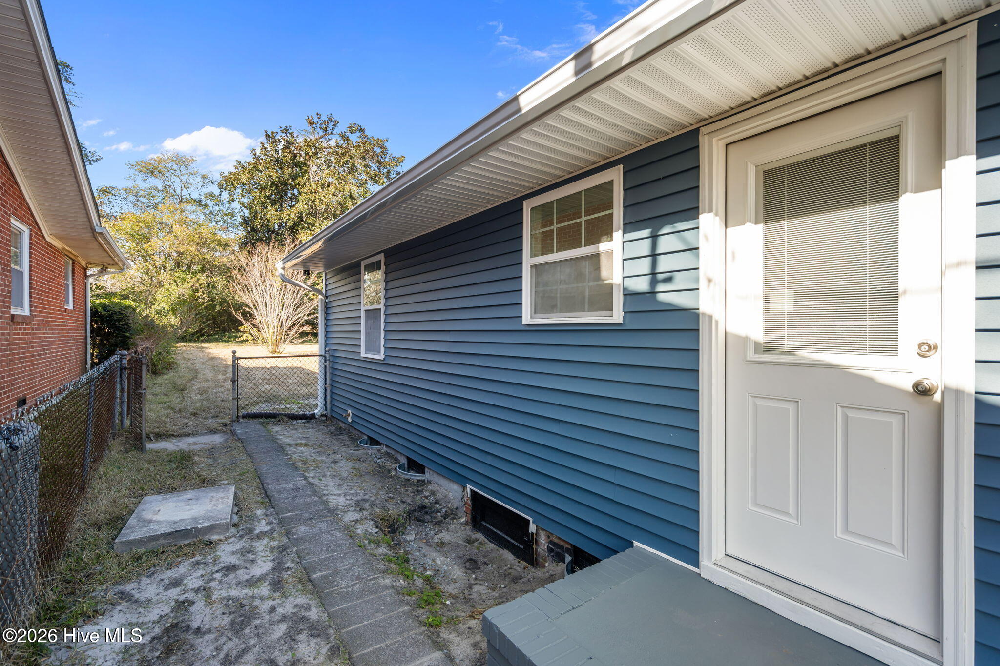 100550477 | Photo 42