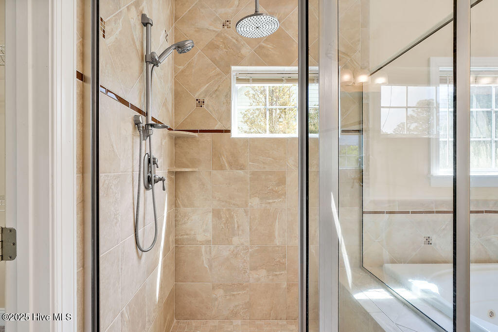 100506420 | Photo 21