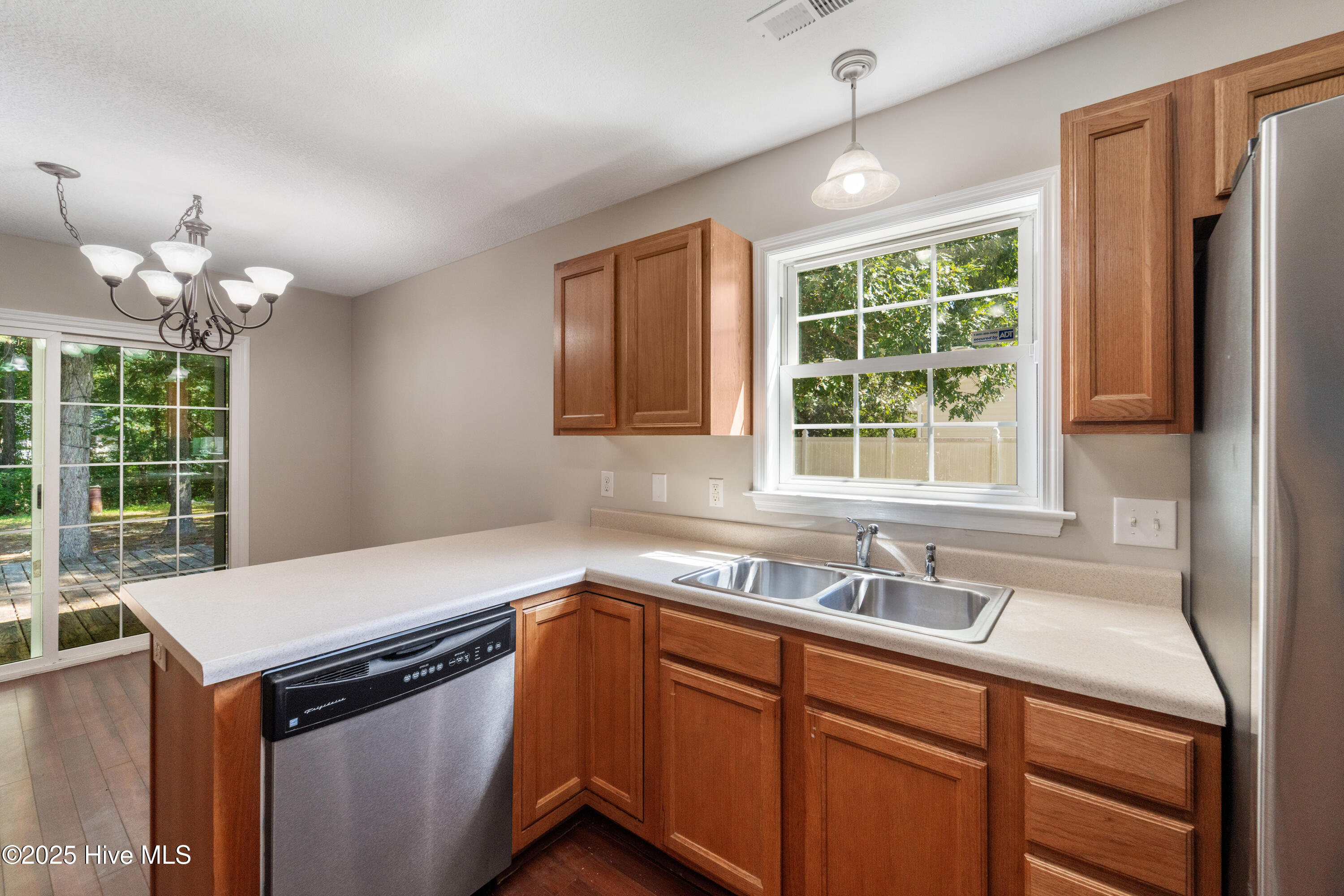 205 Sourwood Court, Jacksonville, NC 28540 – photo 12: DSC06227