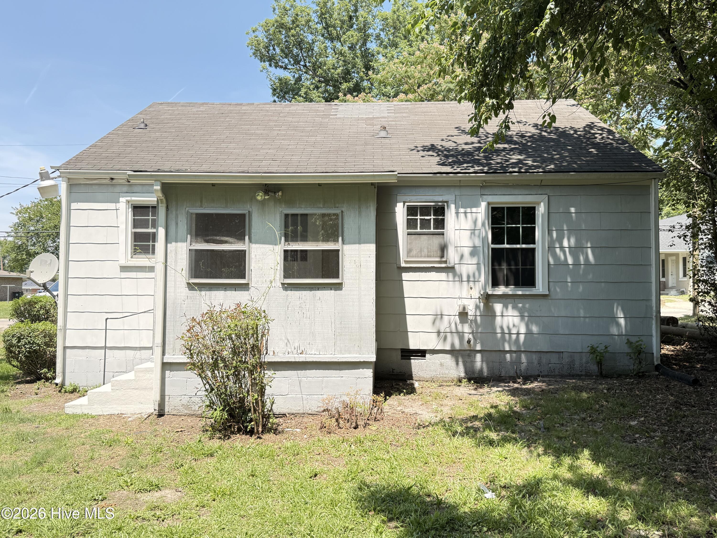 Exterior photo of 308 E Main Street, Mount Olive, NC 28365. MLS: 100580614