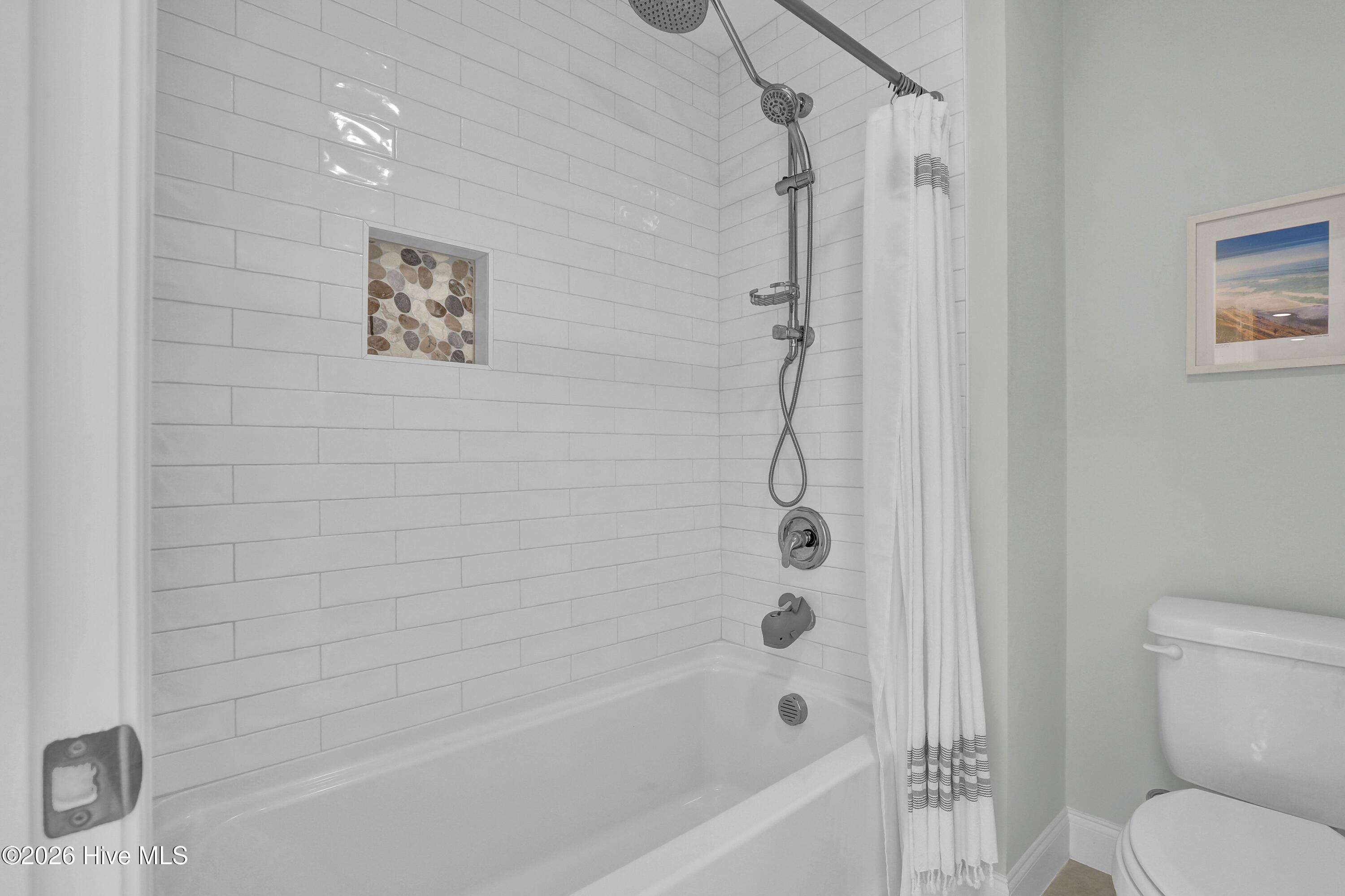 100562684 | Photo 31