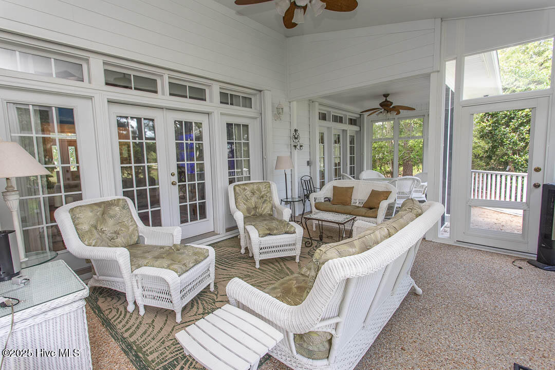 100521008 | Photo 38