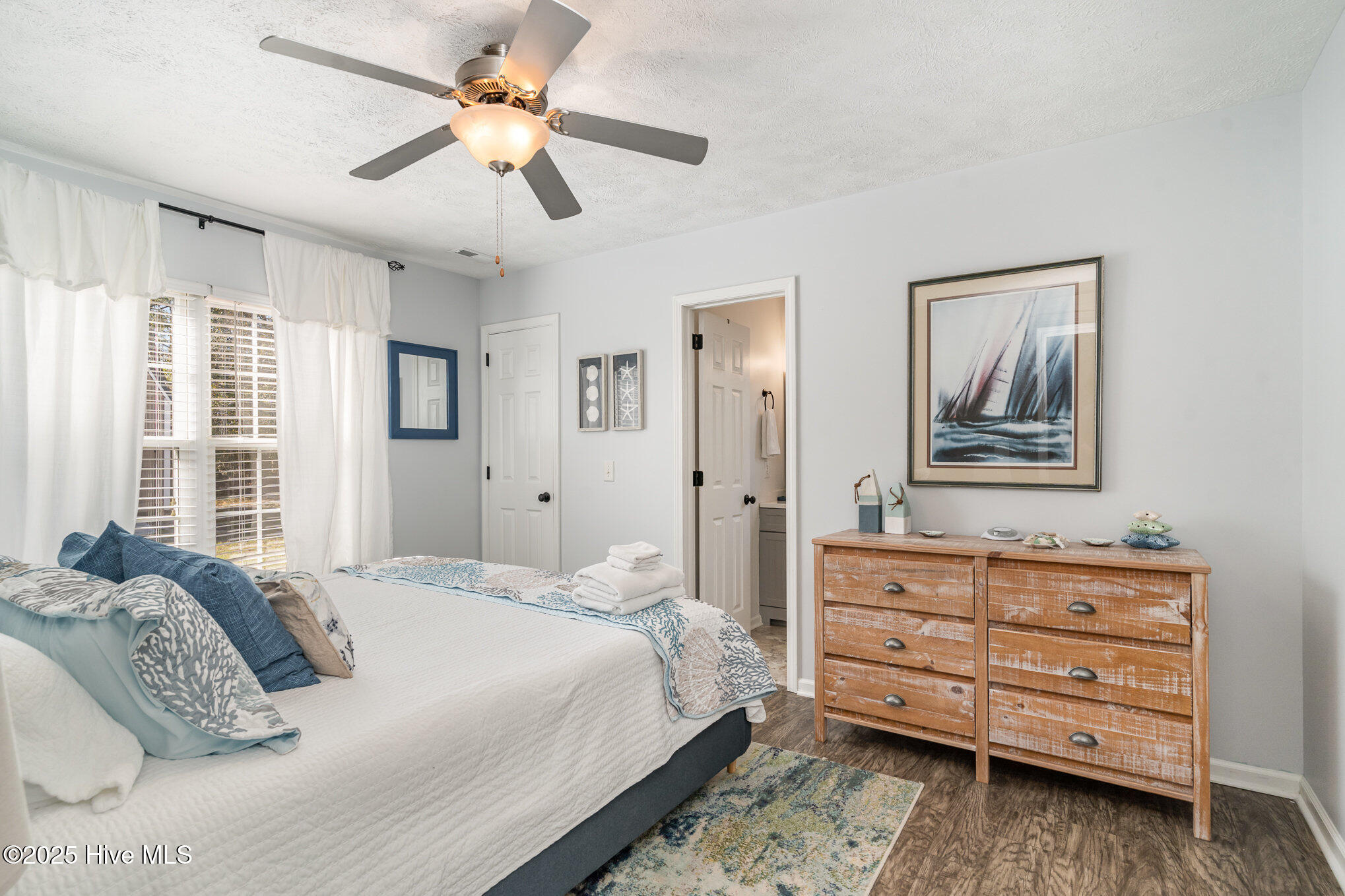 100497000 | Photo 16