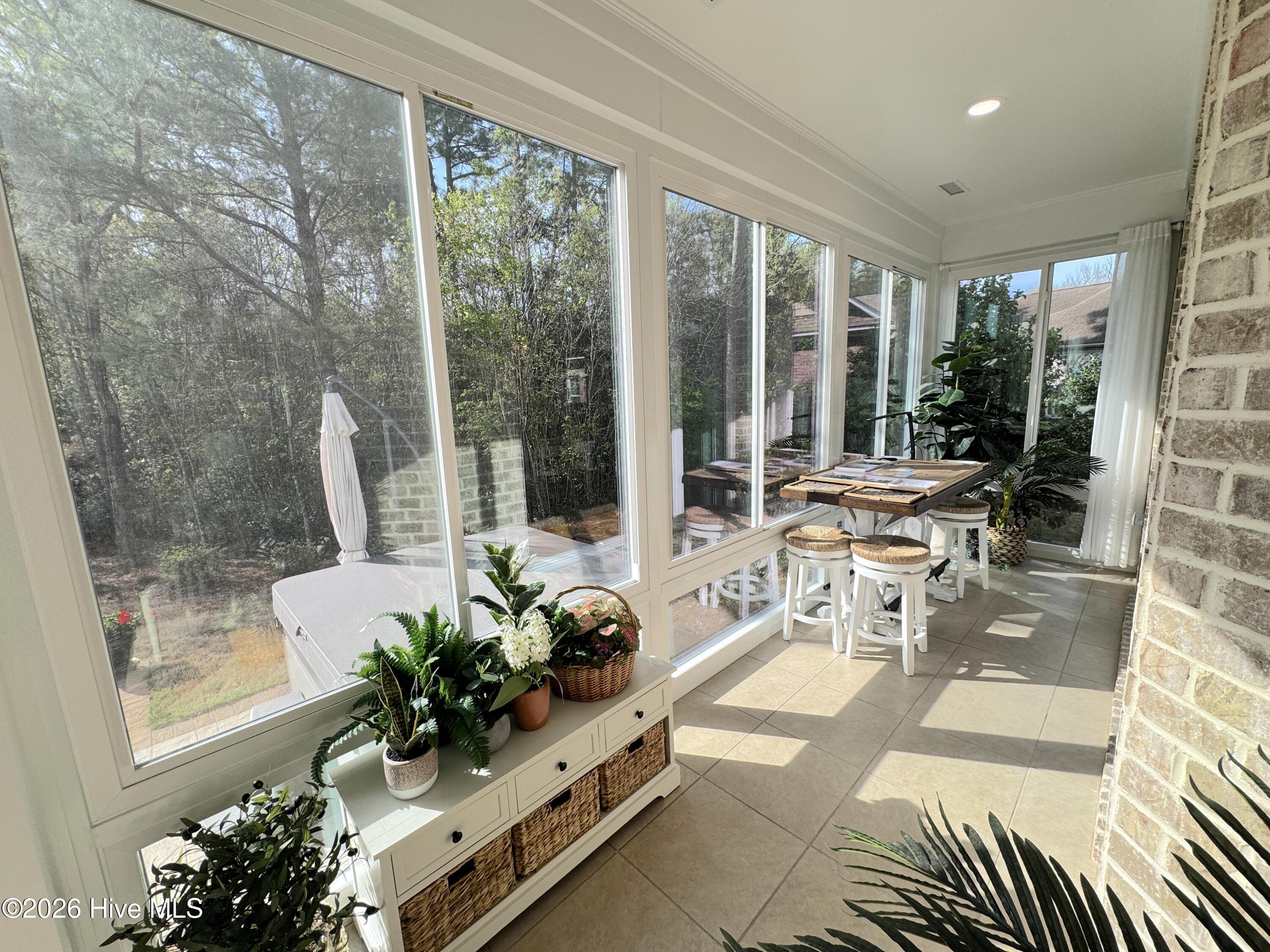 100564015 | Photo 18