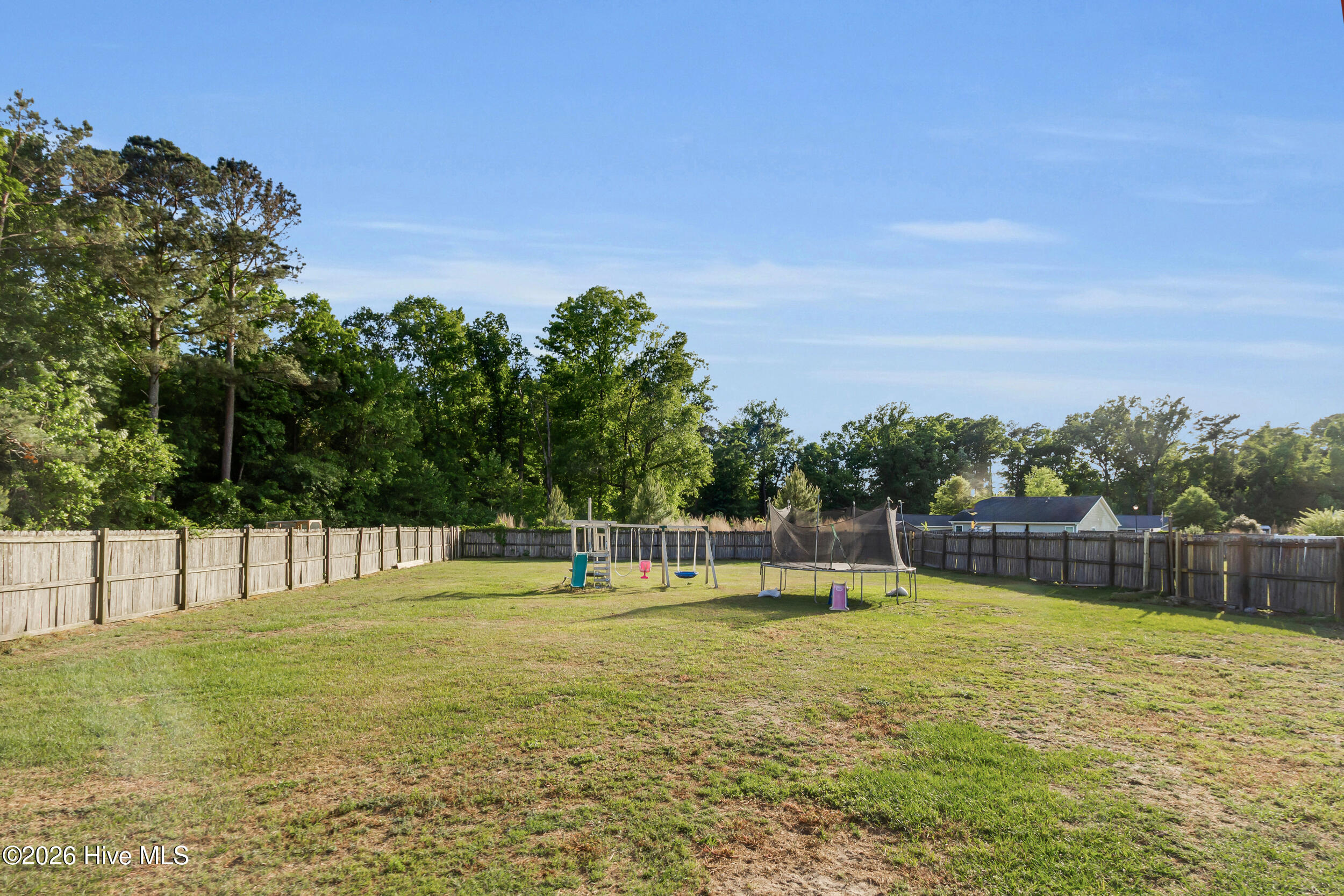 100570430 | Photo 19