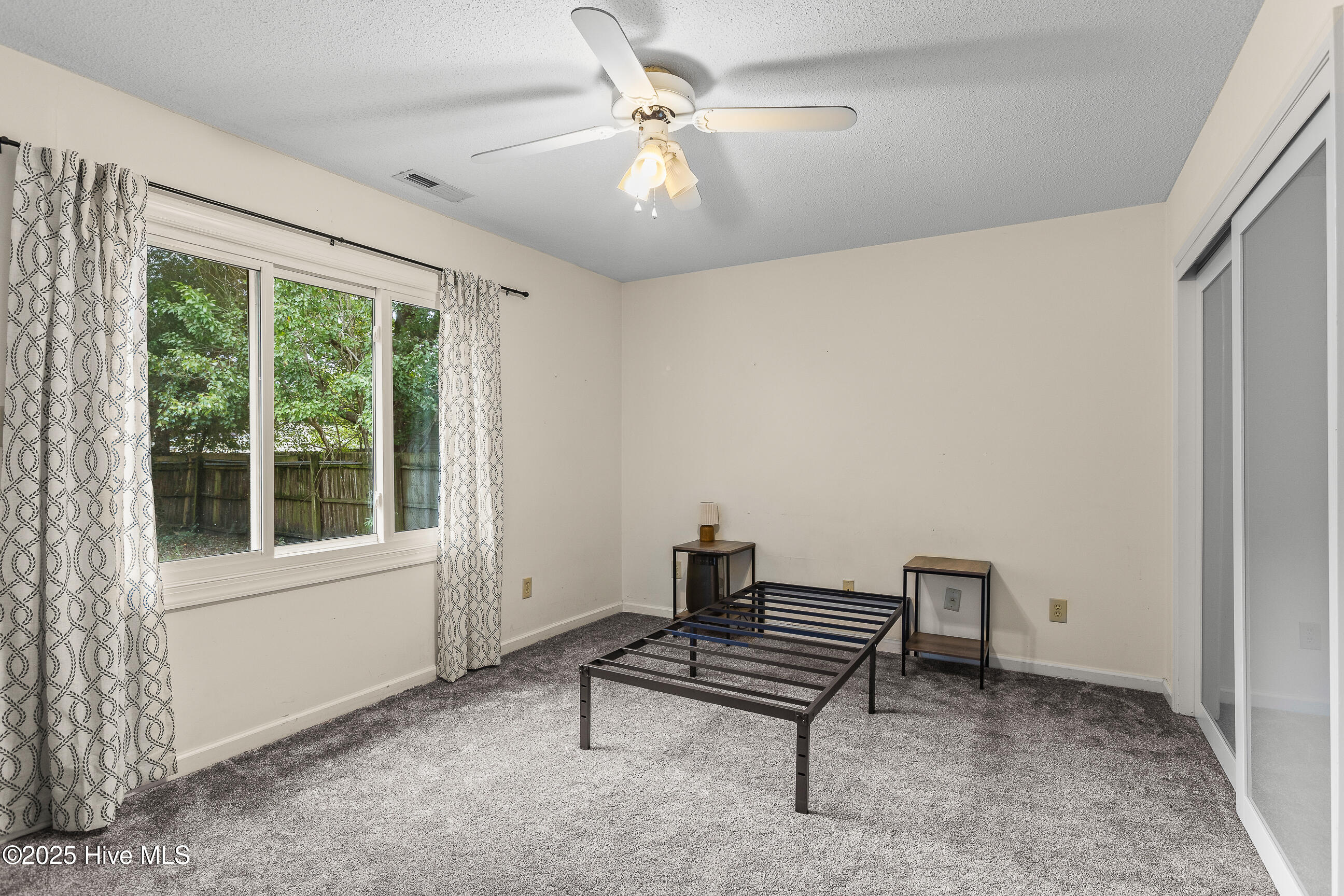 100539882 | Photo 18