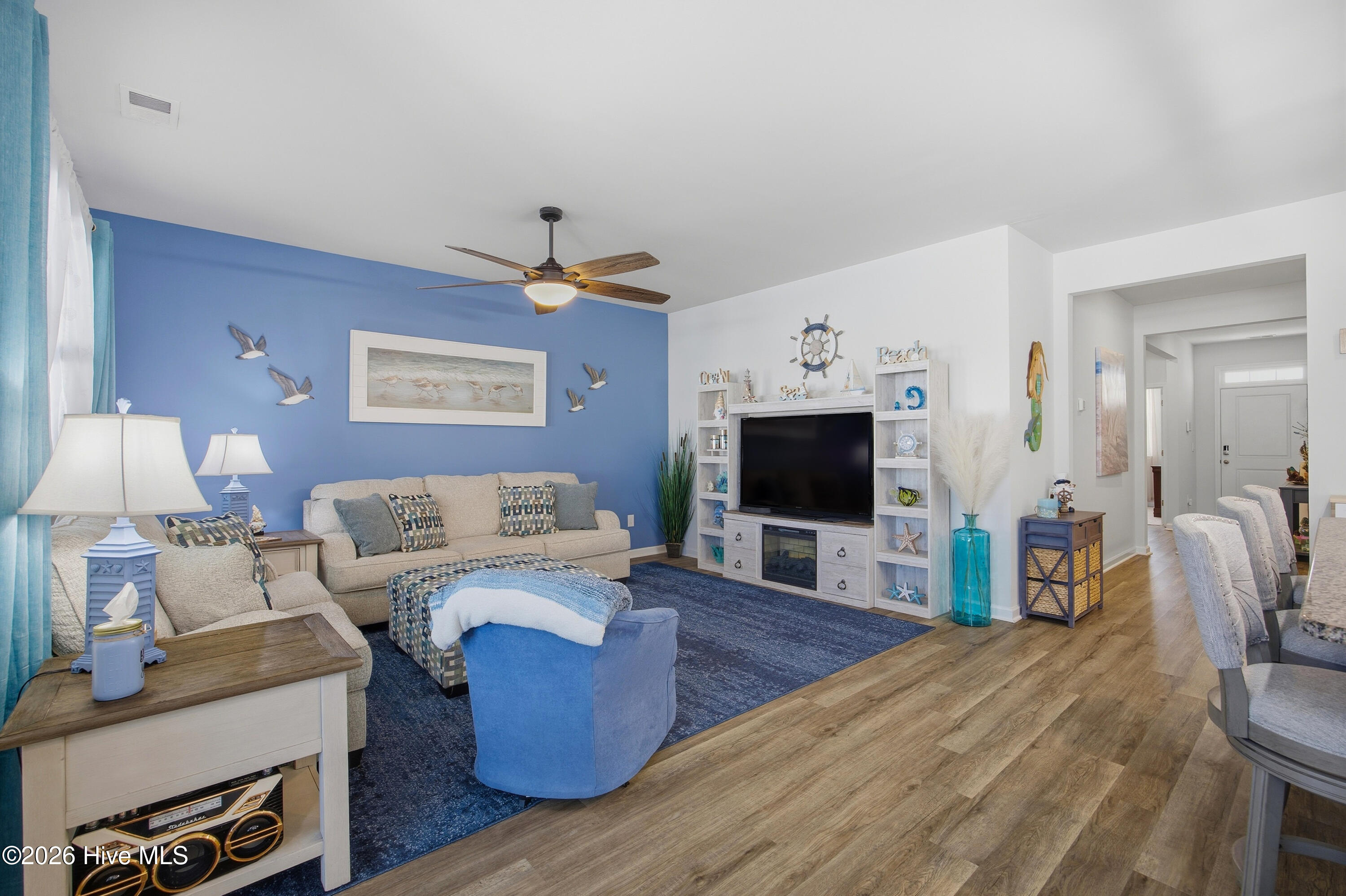 100550888 | Photo 33