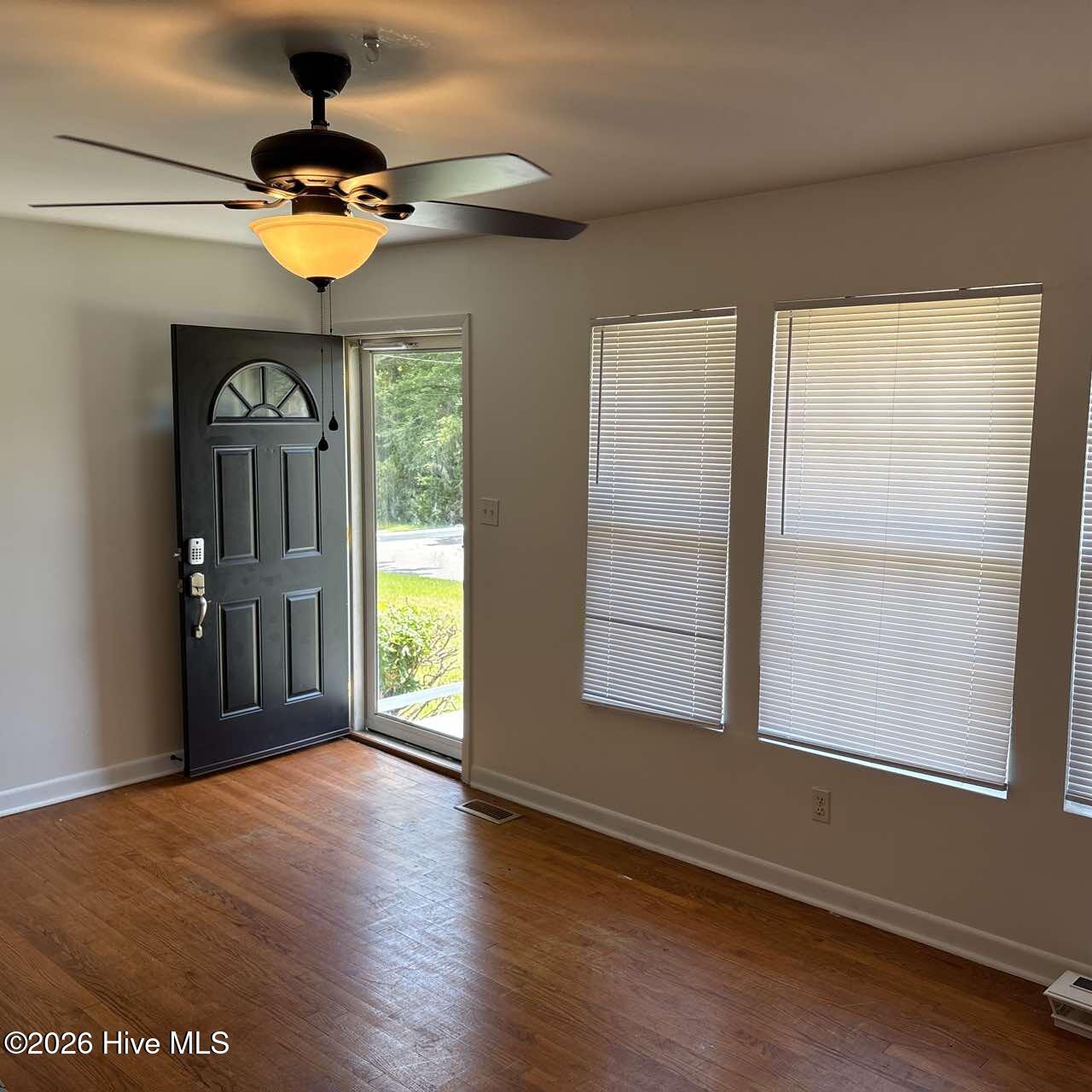 100560007 | Photo 24