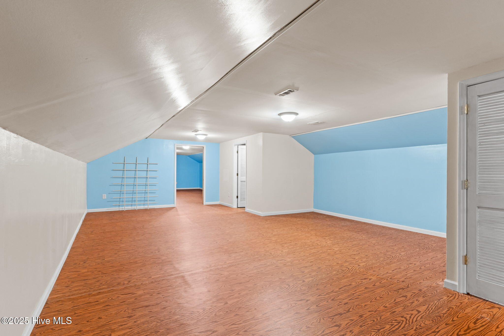 100526462 | Photo 55