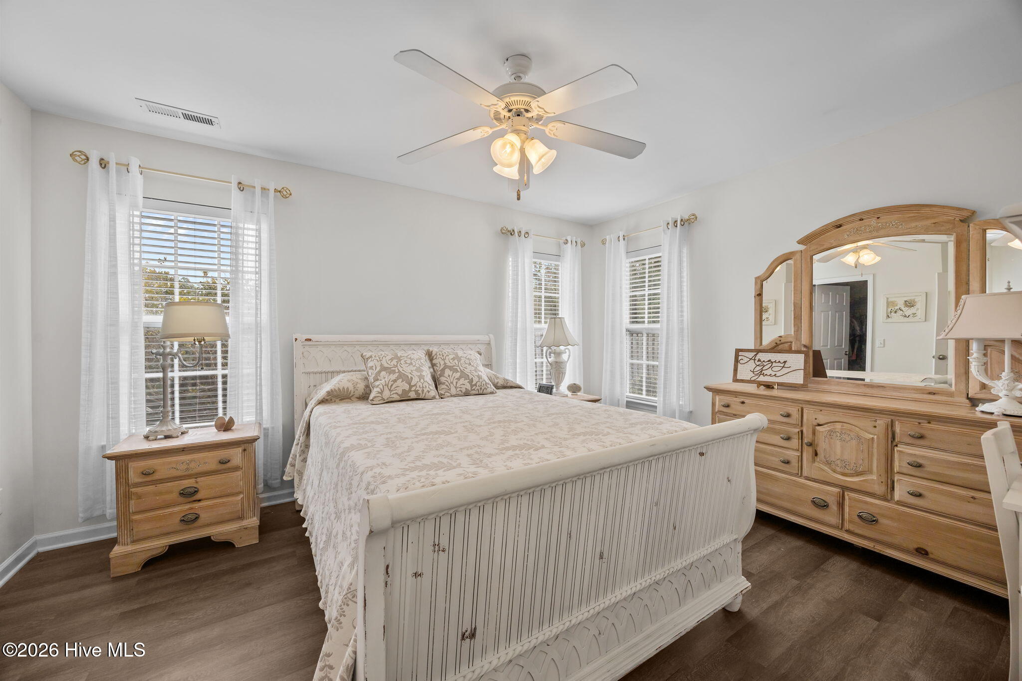 100557016 | Photo 14