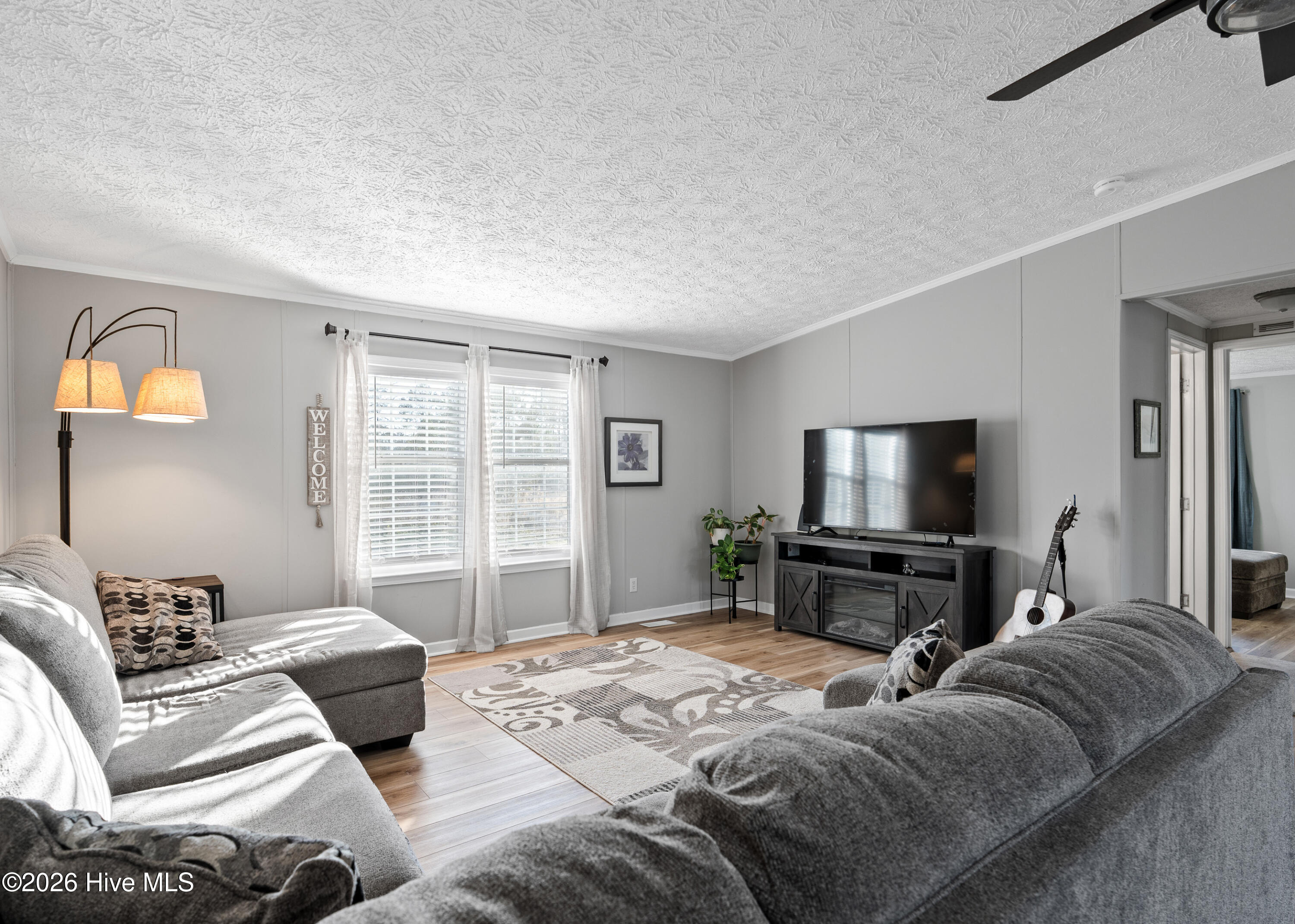 100548742 | Photo 11