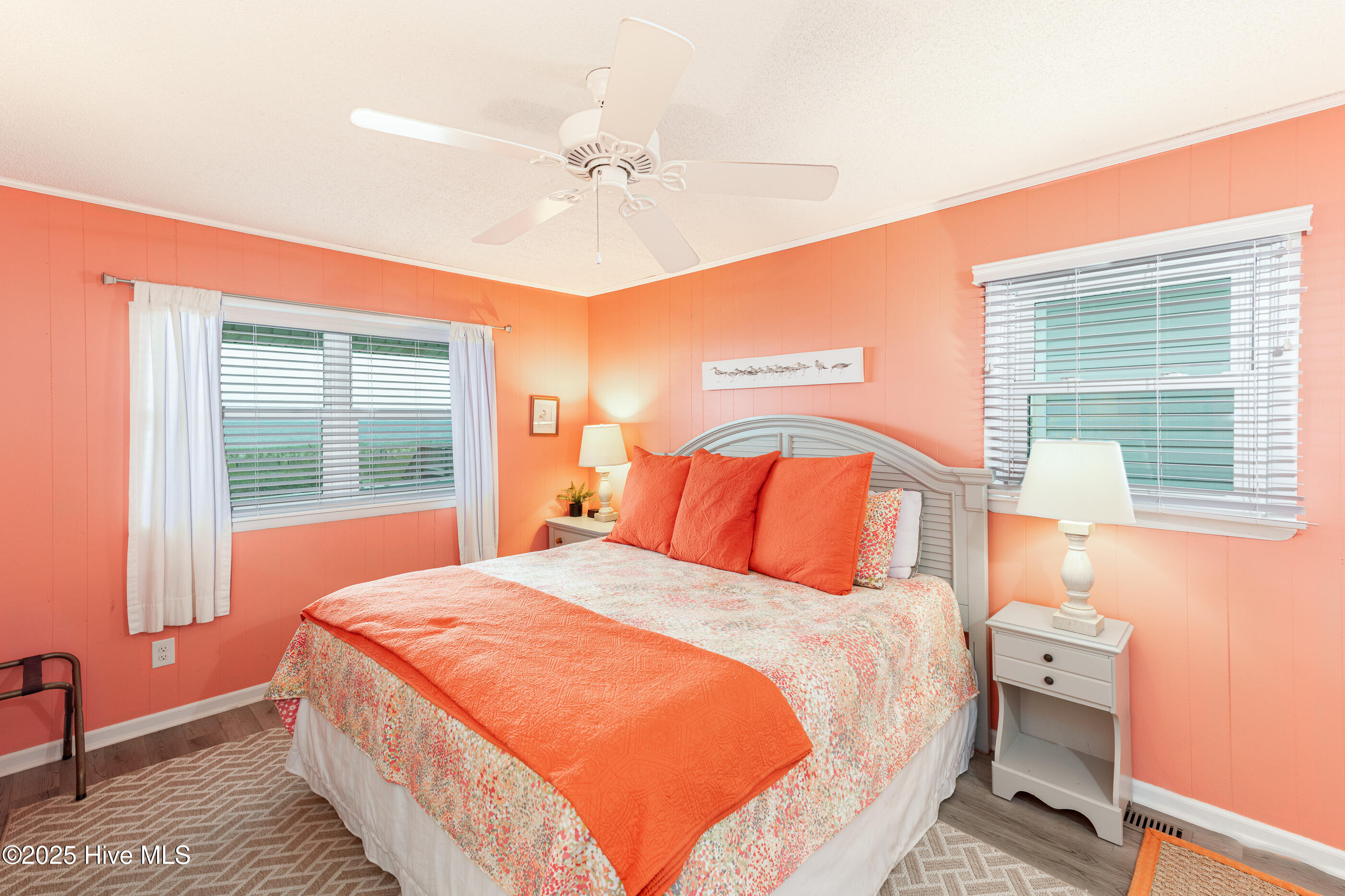 100557462 | Photo 32